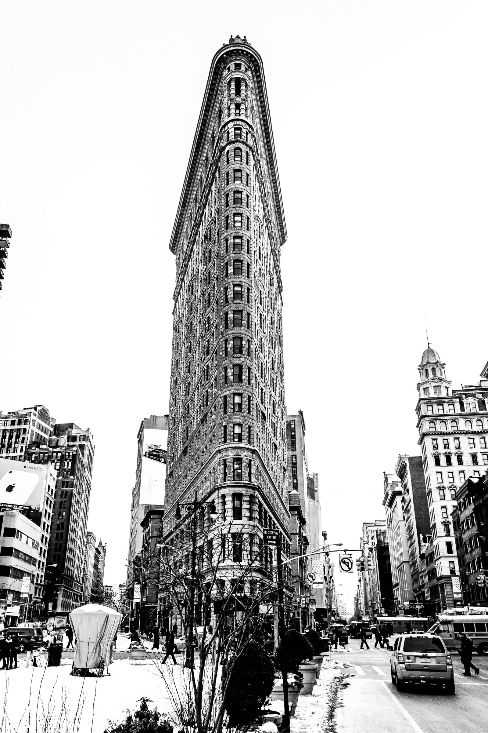 Canon EOS 1000D (EOS Digital Rebel XS / EOS Kiss F) sample photo. Architecture, b, w, city photography