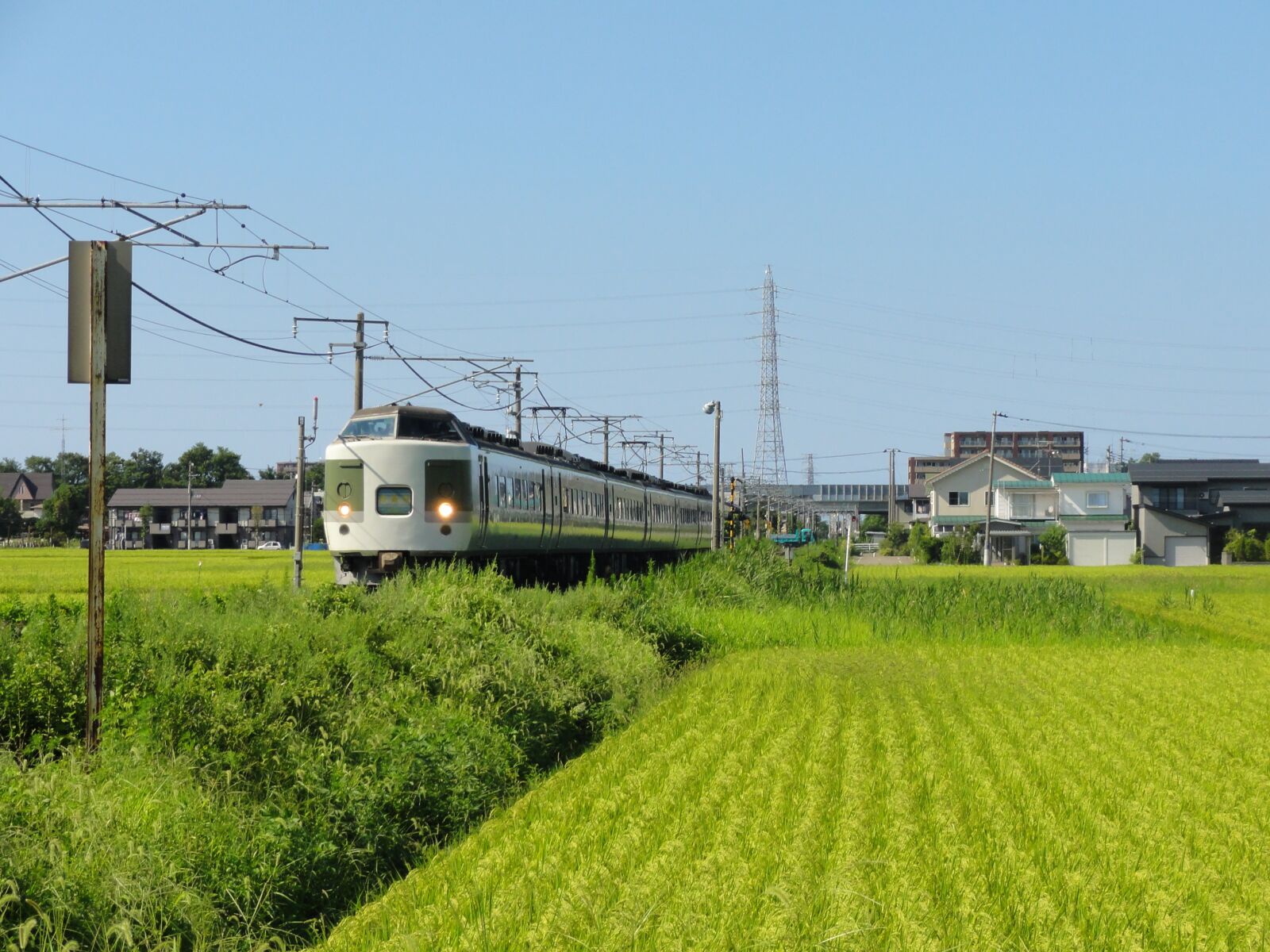 Sony DSC-HX5V sample photo. Train, azusa, chuo line photography
