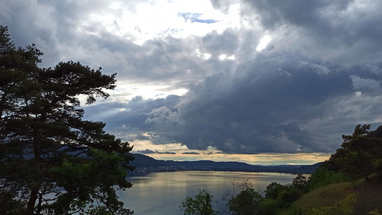 Xiaomi Redmi Note 8 Pro sample photo. Lake constance, water, mood photography