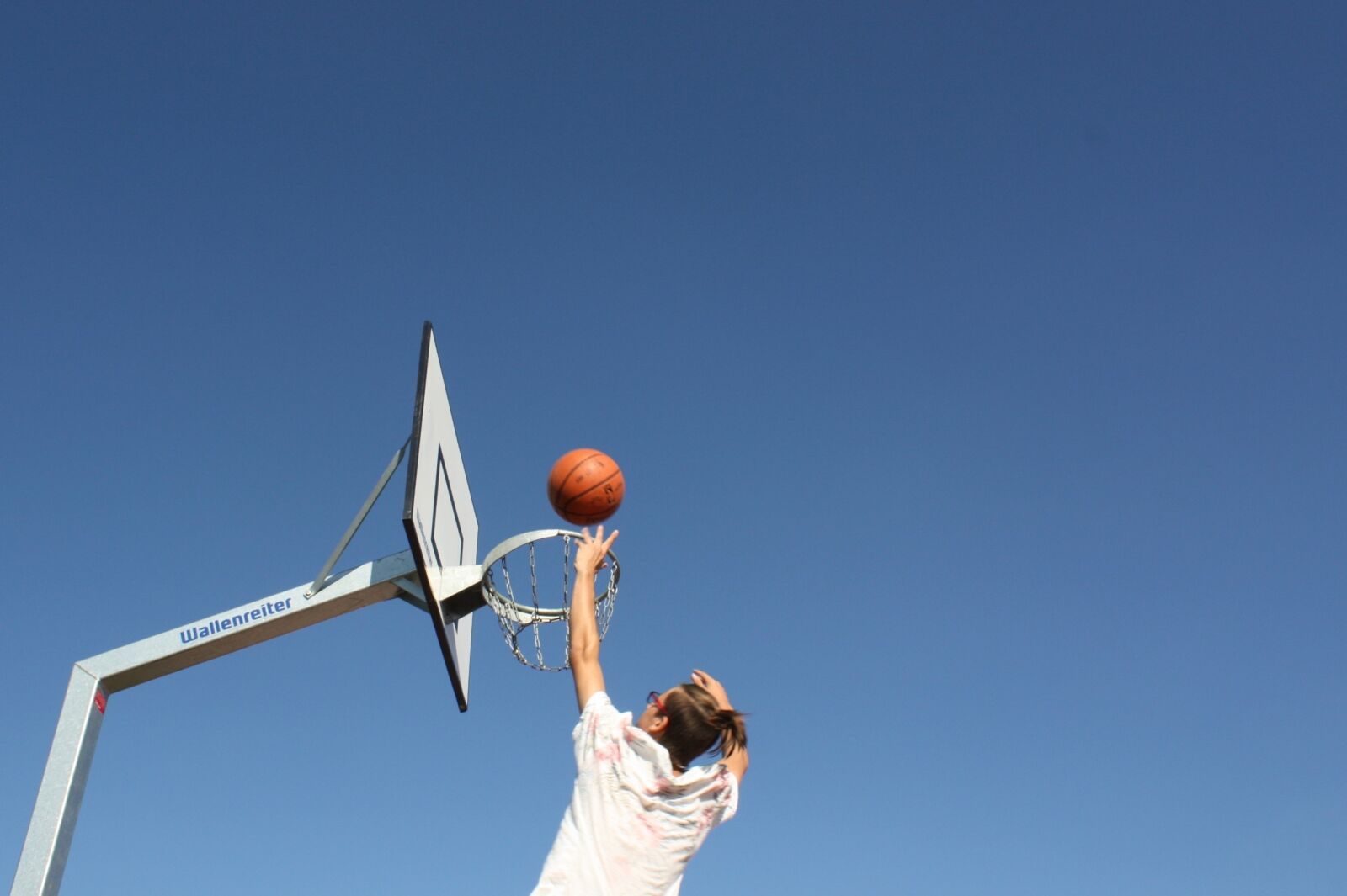 Canon EOS 450D (EOS Rebel XSi / EOS Kiss X2) sample photo. Basketball, basketball hoop, sport photography