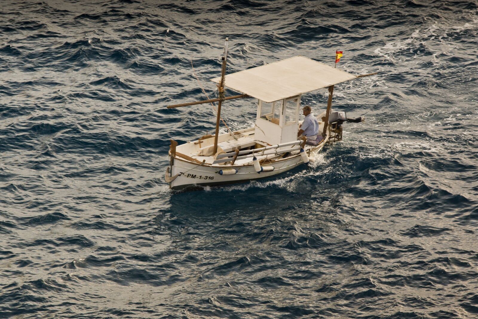 Sony SLT-A68 sample photo. Boat, sea, vacations photography