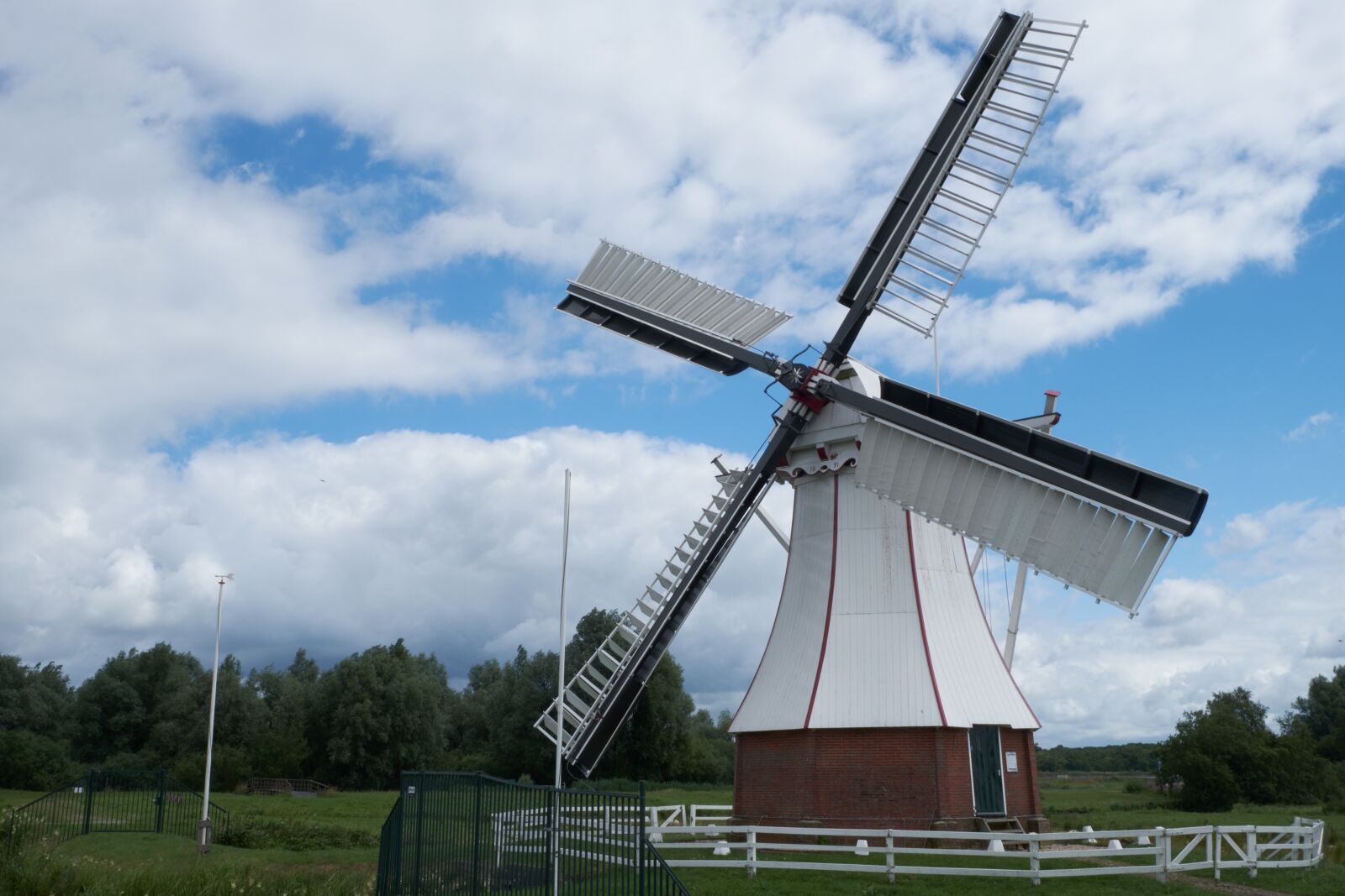 Fujifilm XF 18-55mm F2.8-4 R LM OIS sample photo. Windmill, mill, holland photography