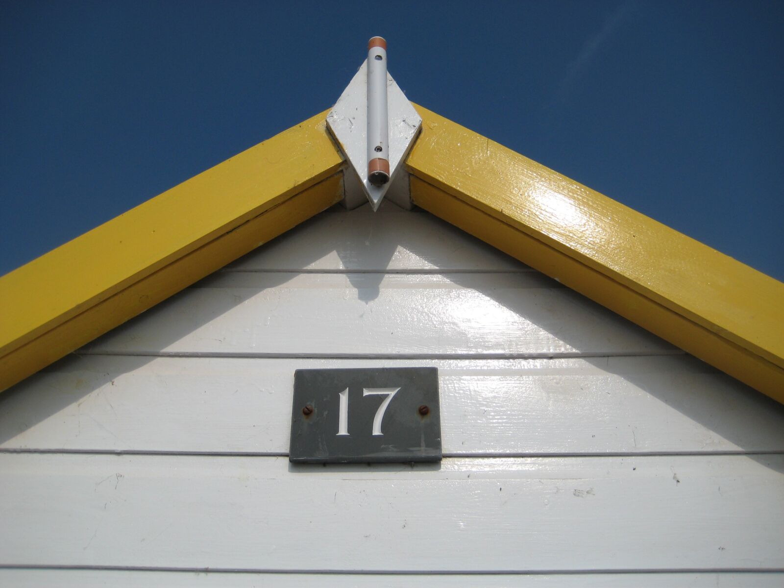 Canon DIGITAL IXUS 75 sample photo. Beach hut, seaside, 17 photography