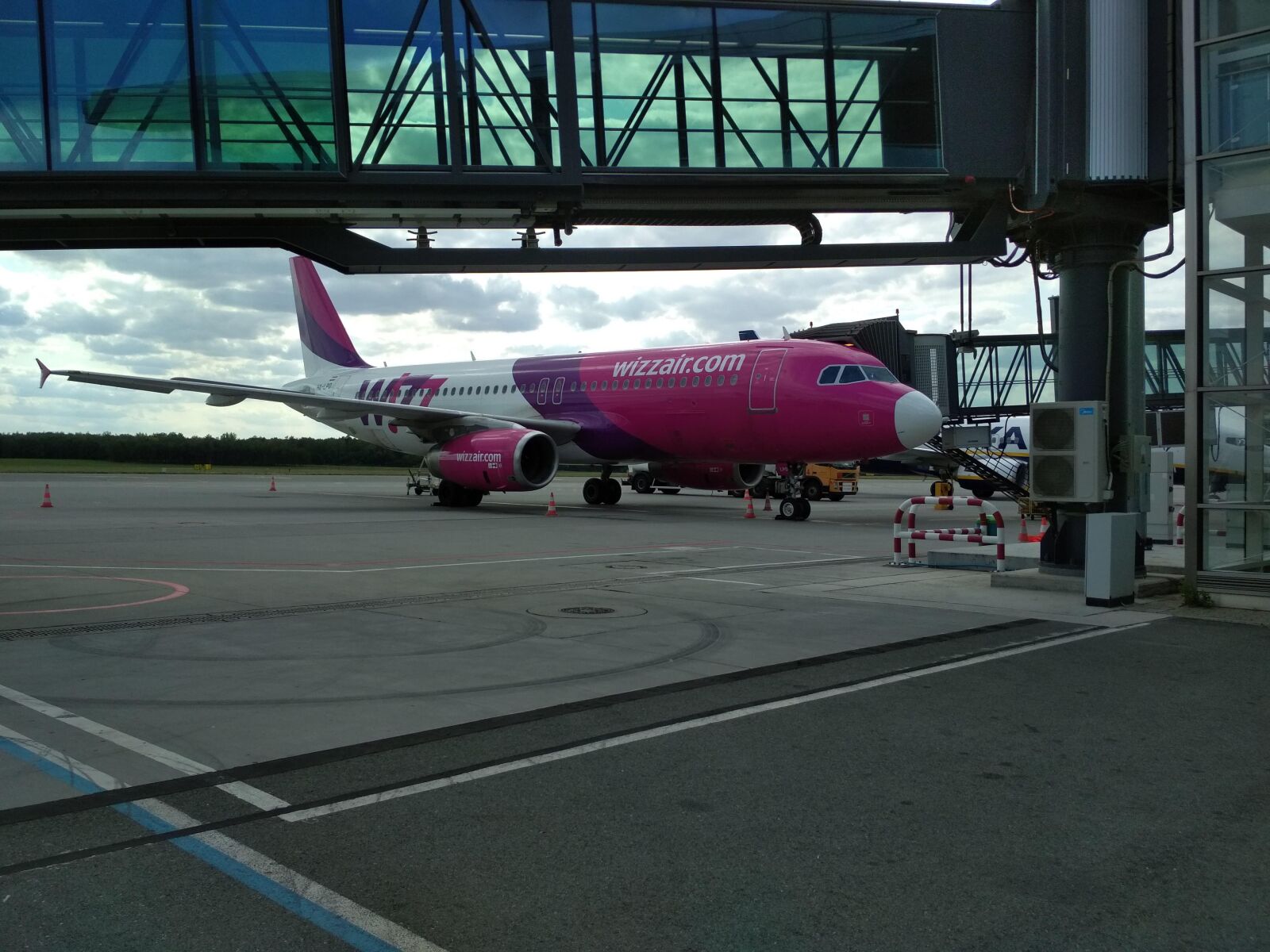 Xiaomi Redmi 4X sample photo. Flight, the plane, airport photography