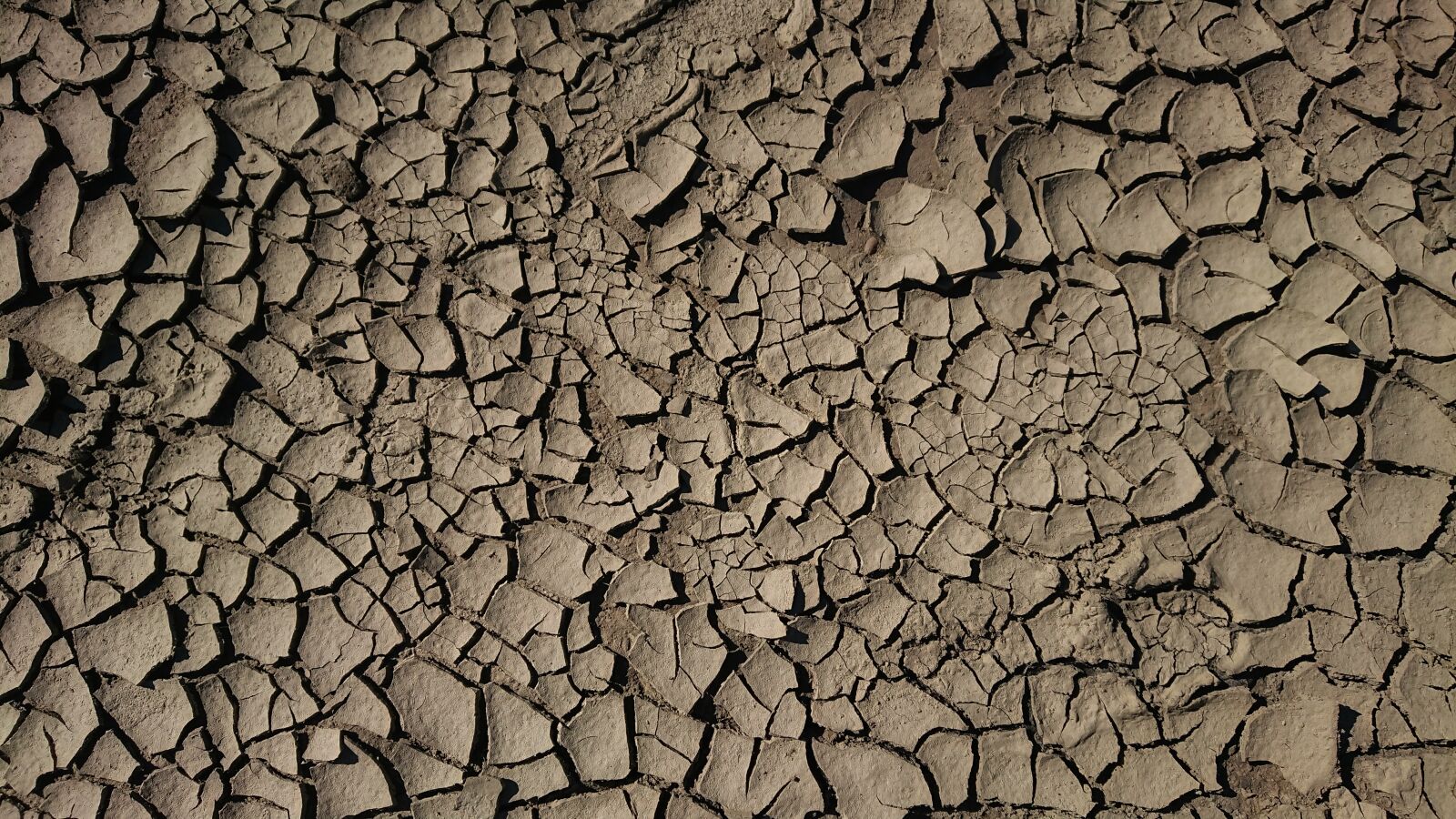 Sony Xperia XZ Premium sample photo. Clay, drought, brown photography