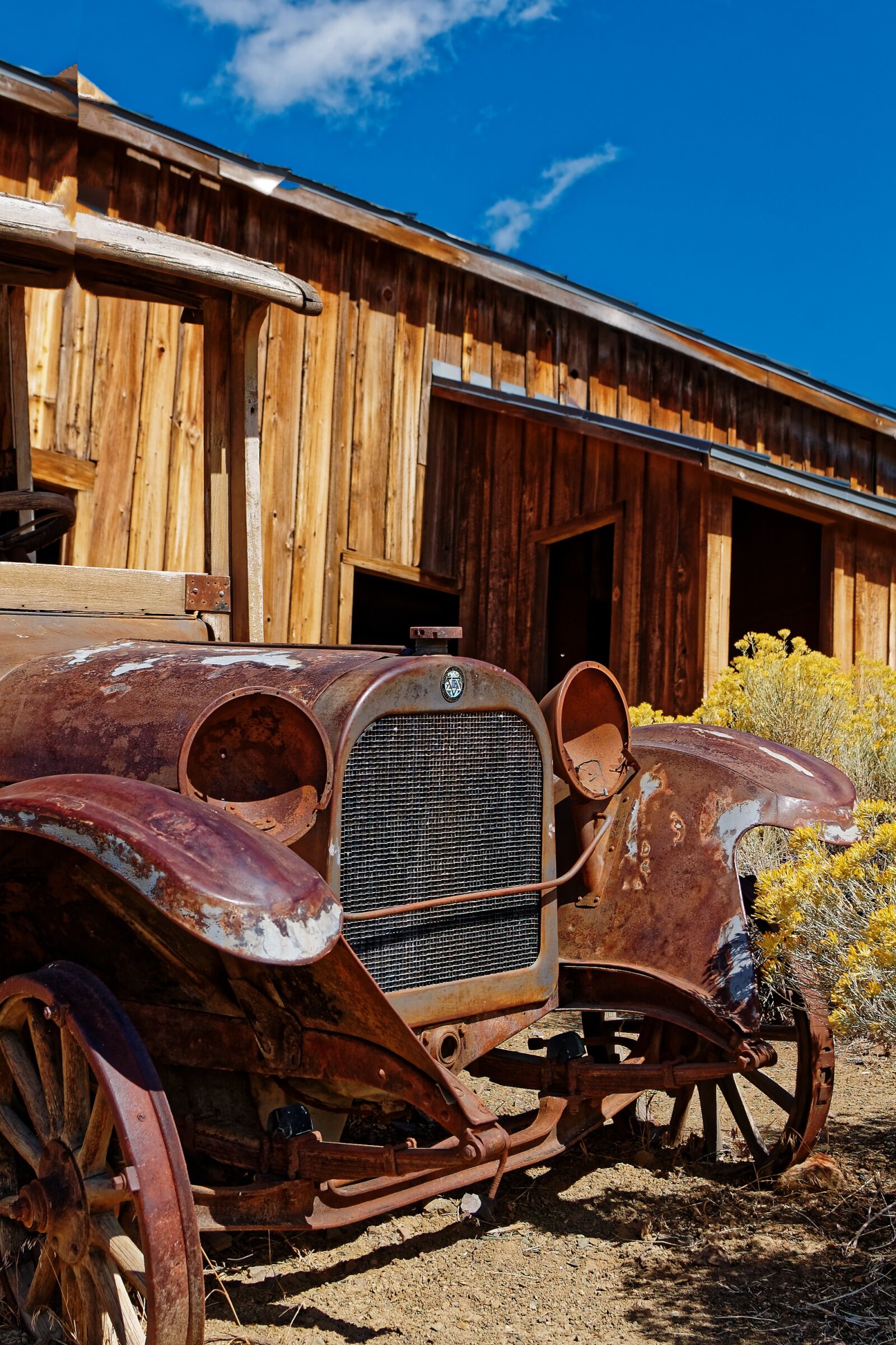 Nikon D50 sample photo. Old car, rust, ghost photography