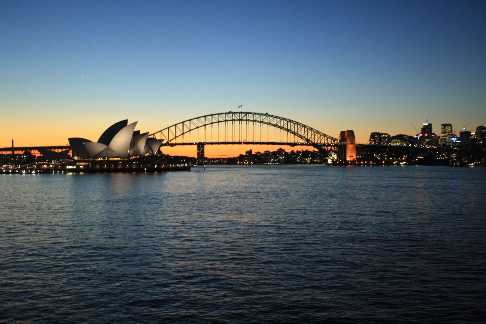 Canon EOS 1000D (EOS Digital Rebel XS / EOS Kiss F) sample photo. Sydney, opera house, urban photography