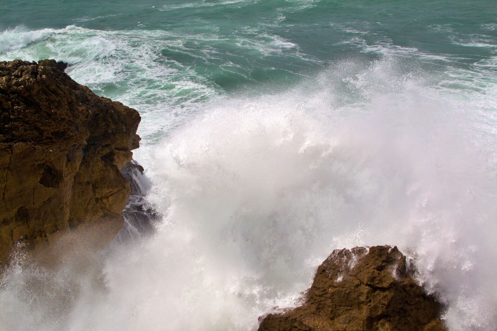 Canon EOS 600D (Rebel EOS T3i / EOS Kiss X5) sample photo. Portugal, nazare, sea photography