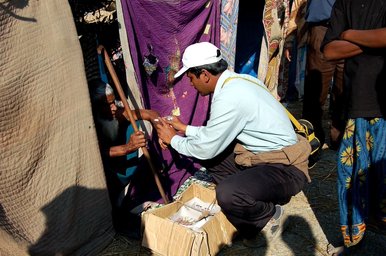 Nikon D40 sample photo. Private, citizen, distributing, relief photography