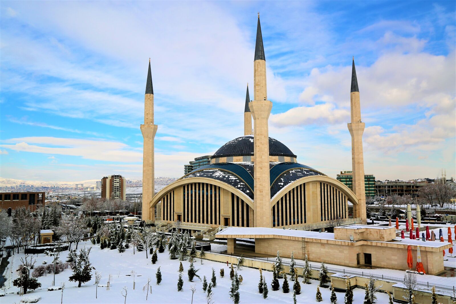 Canon EF 24-105mm F4L IS USM sample photo. Cami, architecture, islam photography