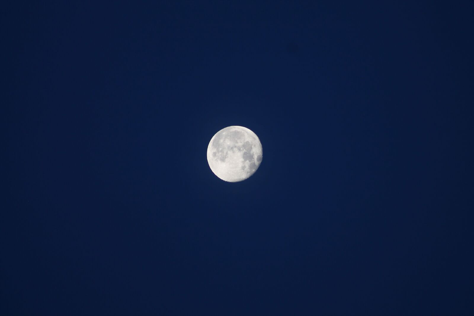 Canon EF75-300mm f/4-5.6 sample photo. Month, kamer, sky photography