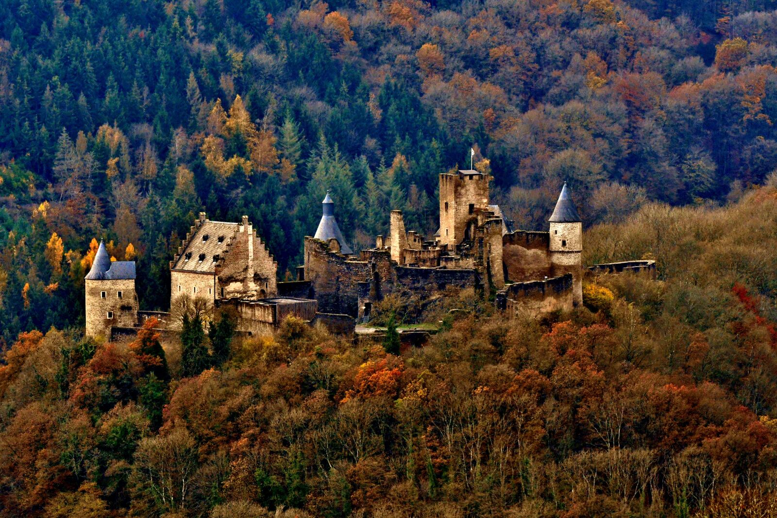 Nikon D500 sample photo. Castle bourscheid, hills, luxembourg photography