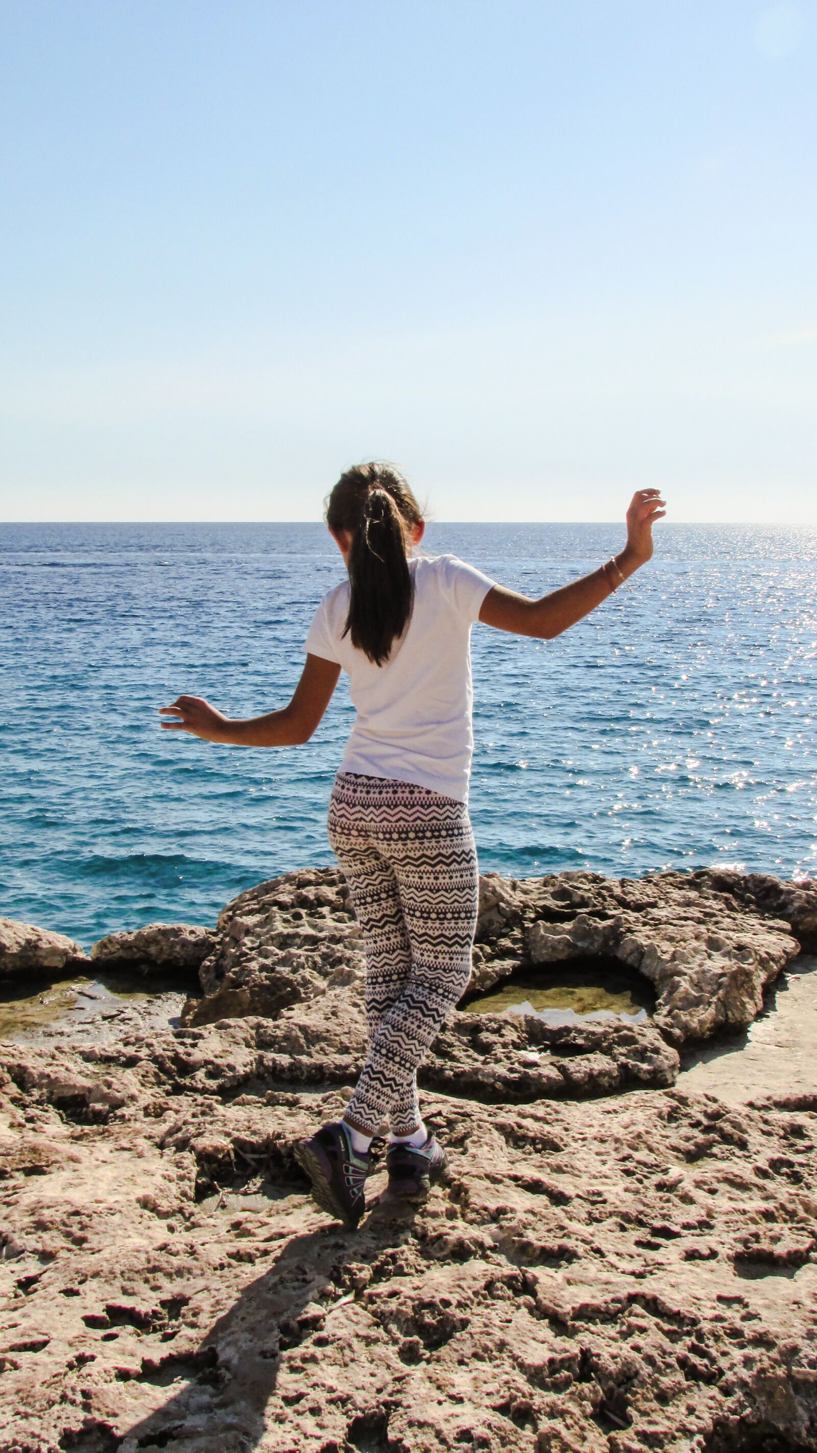 Canon PowerShot SX400 IS sample photo. Girl, dancing, nature photography