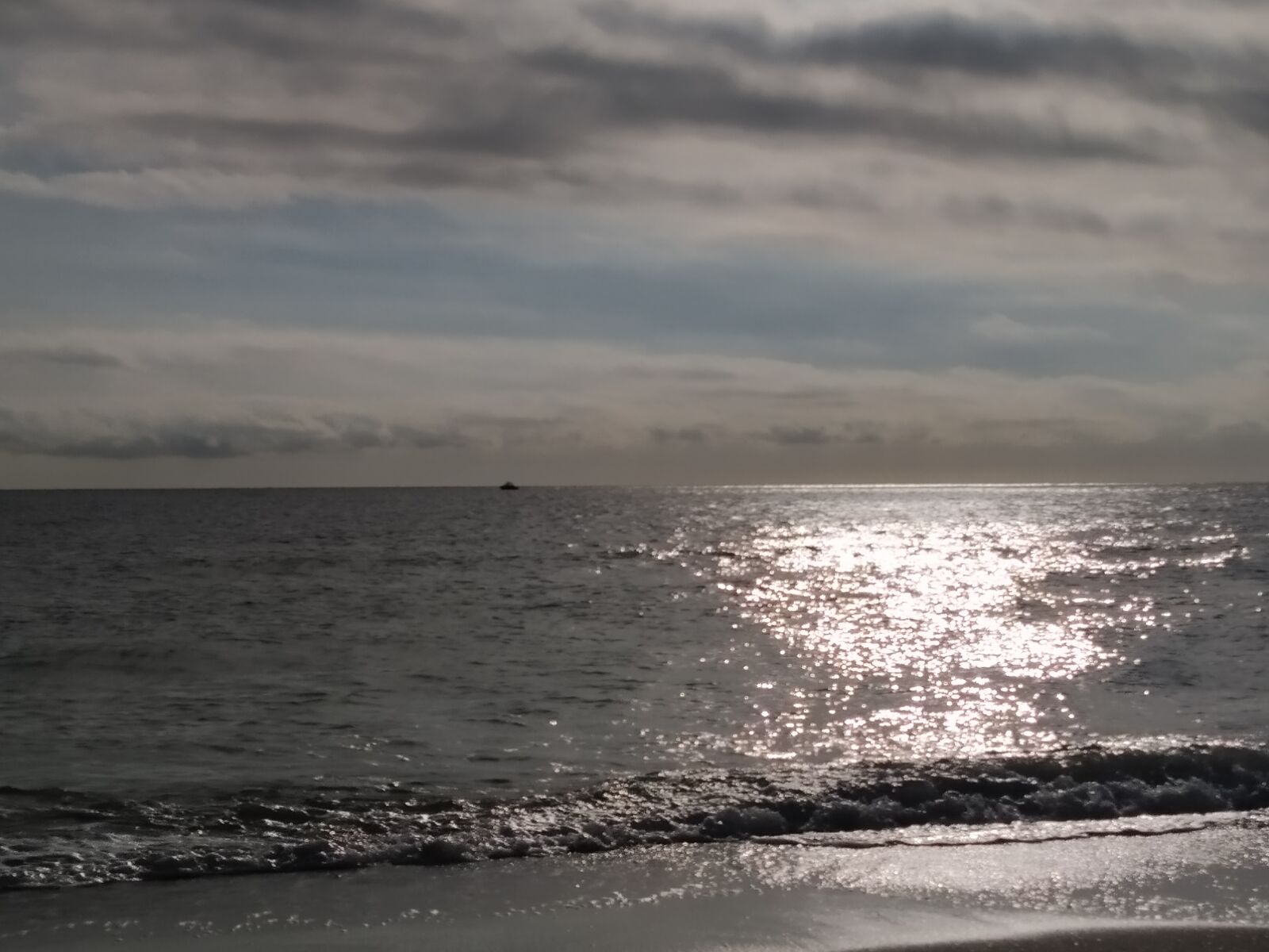 Xiaomi Redmi 7 sample photo. Beach, dawn, serenity photography