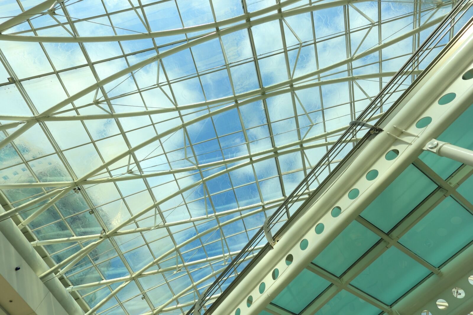 Canon EOS 550D (EOS Rebel T2i / EOS Kiss X4) sample photo. Portugal, lisbon, expo photography