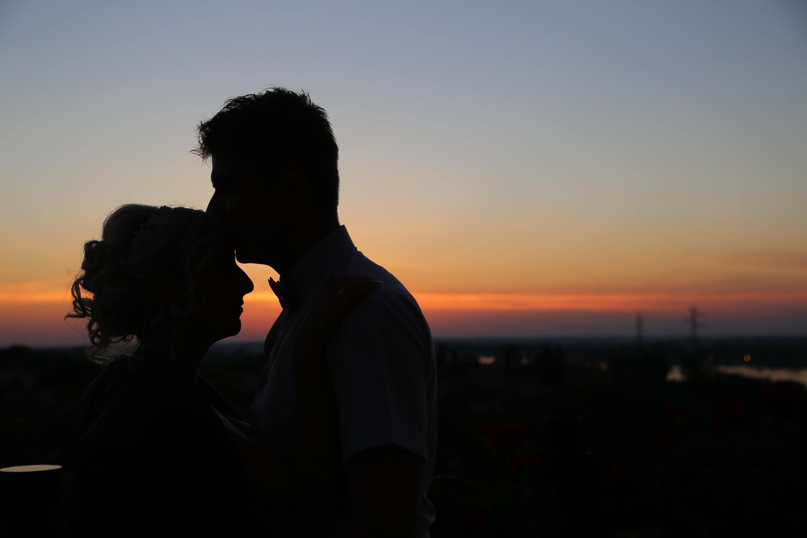 Canon EOS 6D + Canon EF 24-105mm F4L IS USM sample photo. Backlight, woman, kiss, lover photography