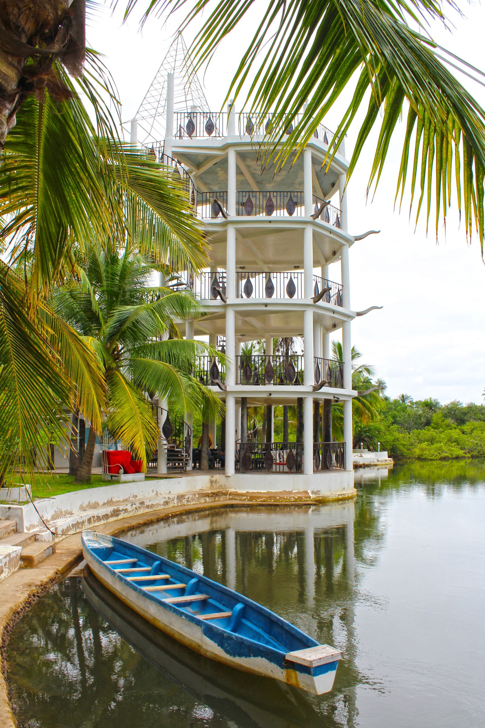 Canon EOS 600D (Rebel EOS T3i / EOS Kiss X5) sample photo. Riverside, boat, exotic photography