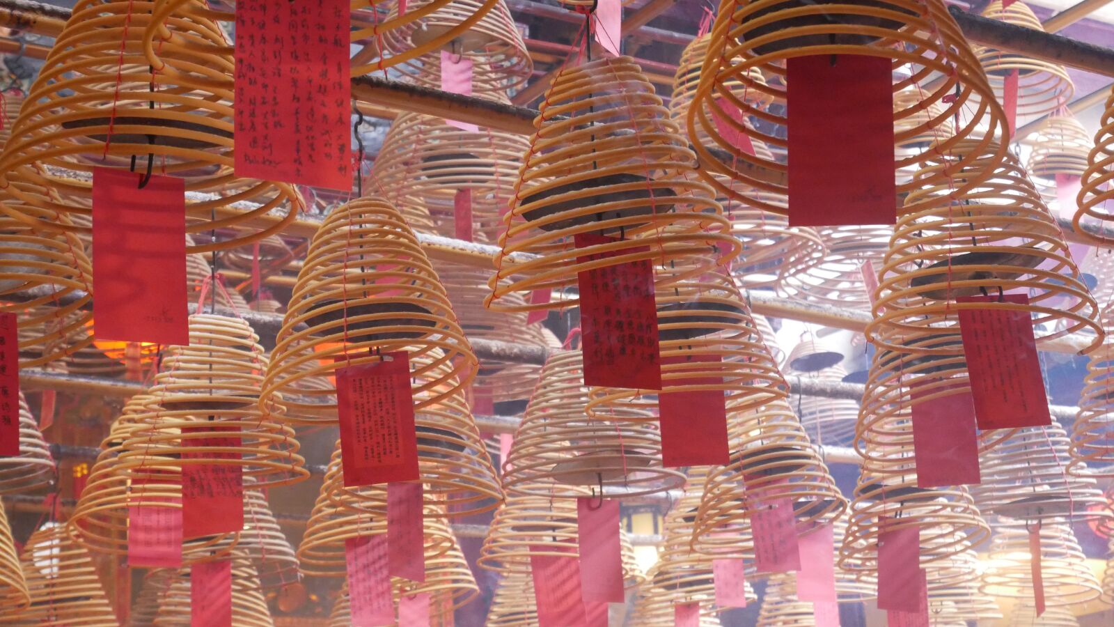 Panasonic Lumix DMC-GX85 (Lumix DMC-GX80 / Lumix DMC-GX7 Mark II) sample photo. Temple, pattern, buddha photography