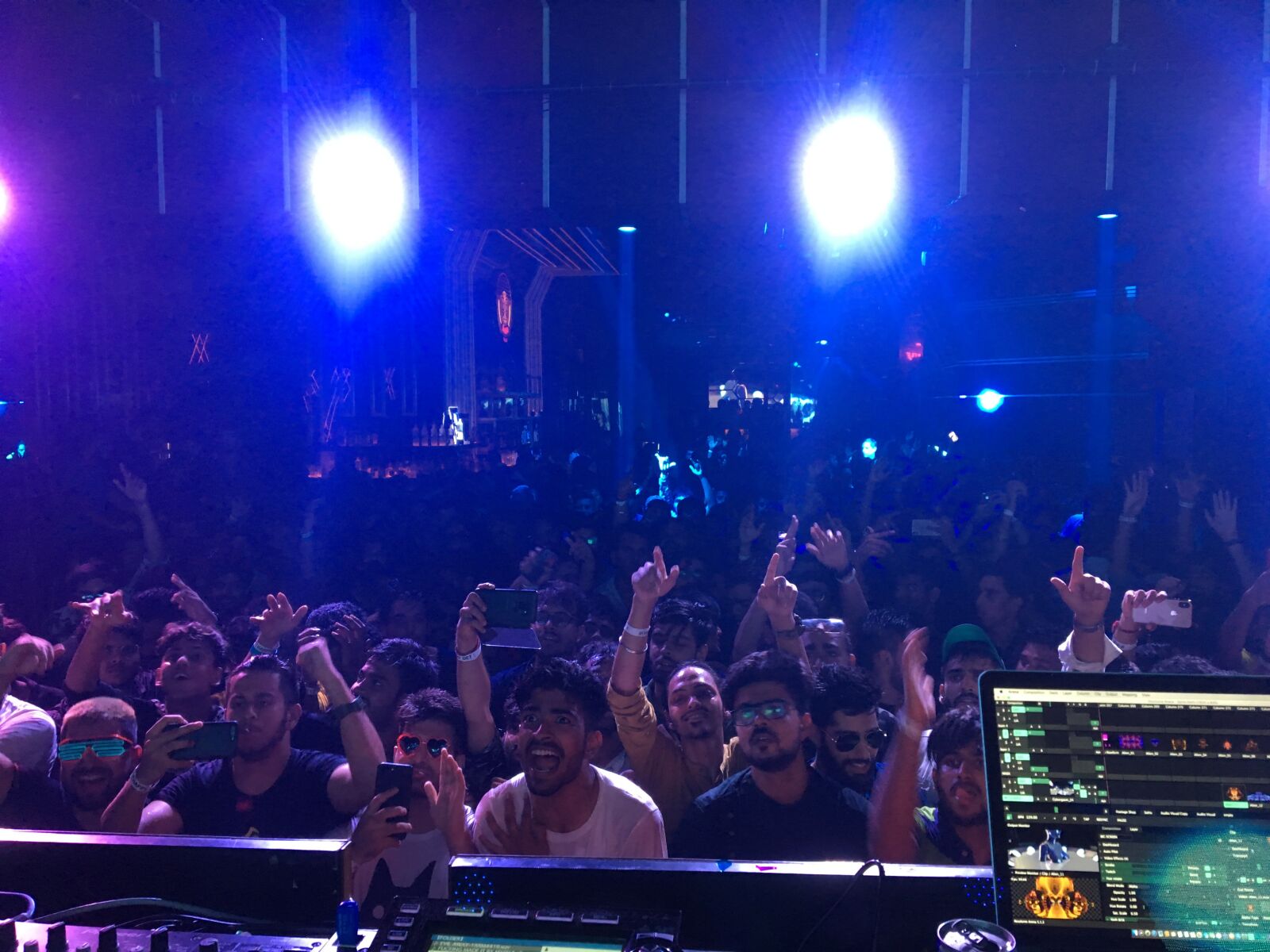 Apple iPhone 6s sample photo. Party, dance, music photography