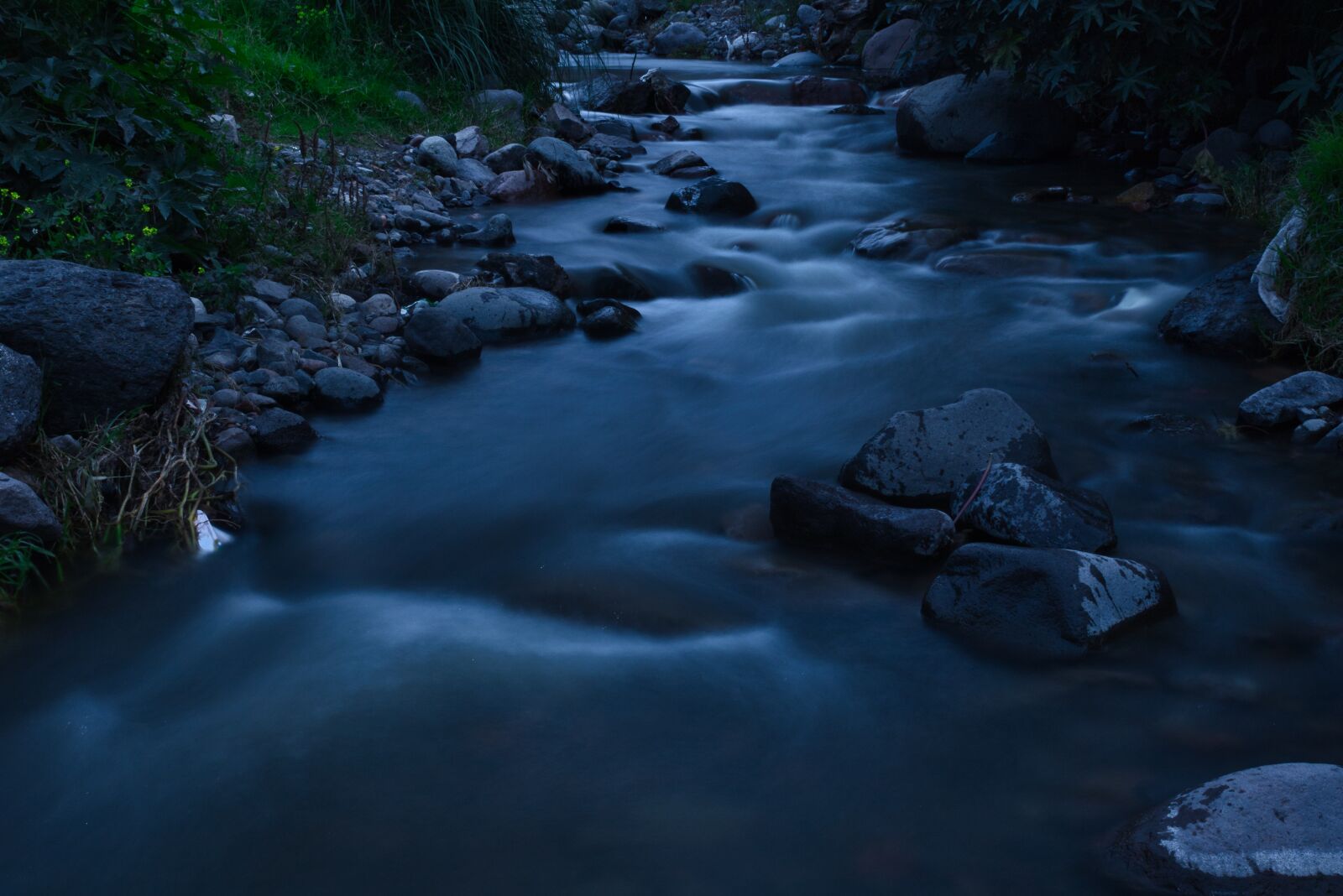 Canon EOS 750D (EOS Rebel T6i / EOS Kiss X8i) sample photo. River, water, blue photography