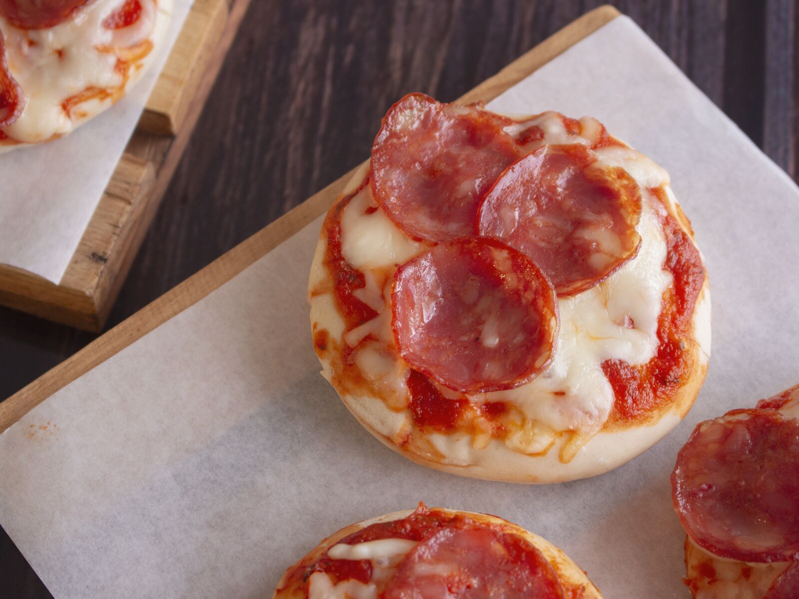 Canon EOS 700D (EOS Rebel T5i / EOS Kiss X7i) sample photo. Pizza, mini, food photography