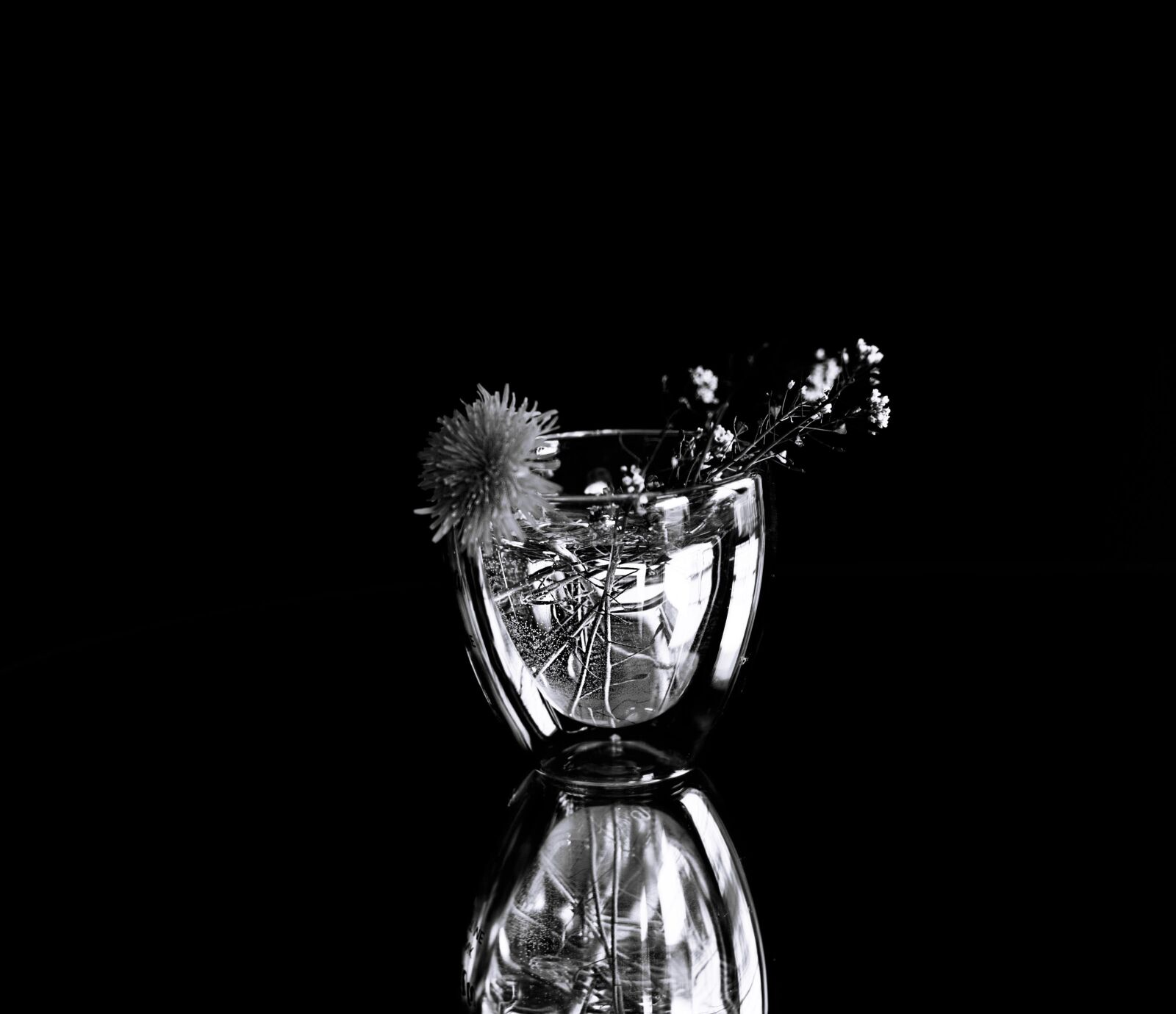 Canon EOS 5D Mark II + Canon EF 50mm F1.4 USM sample photo. Flowers, glass, water photography