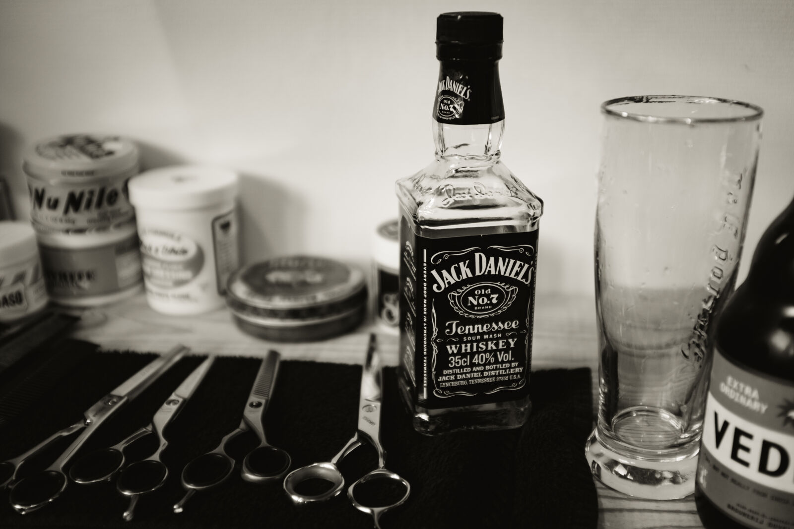 Fujifilm X100T sample photo. Hairdresser photography