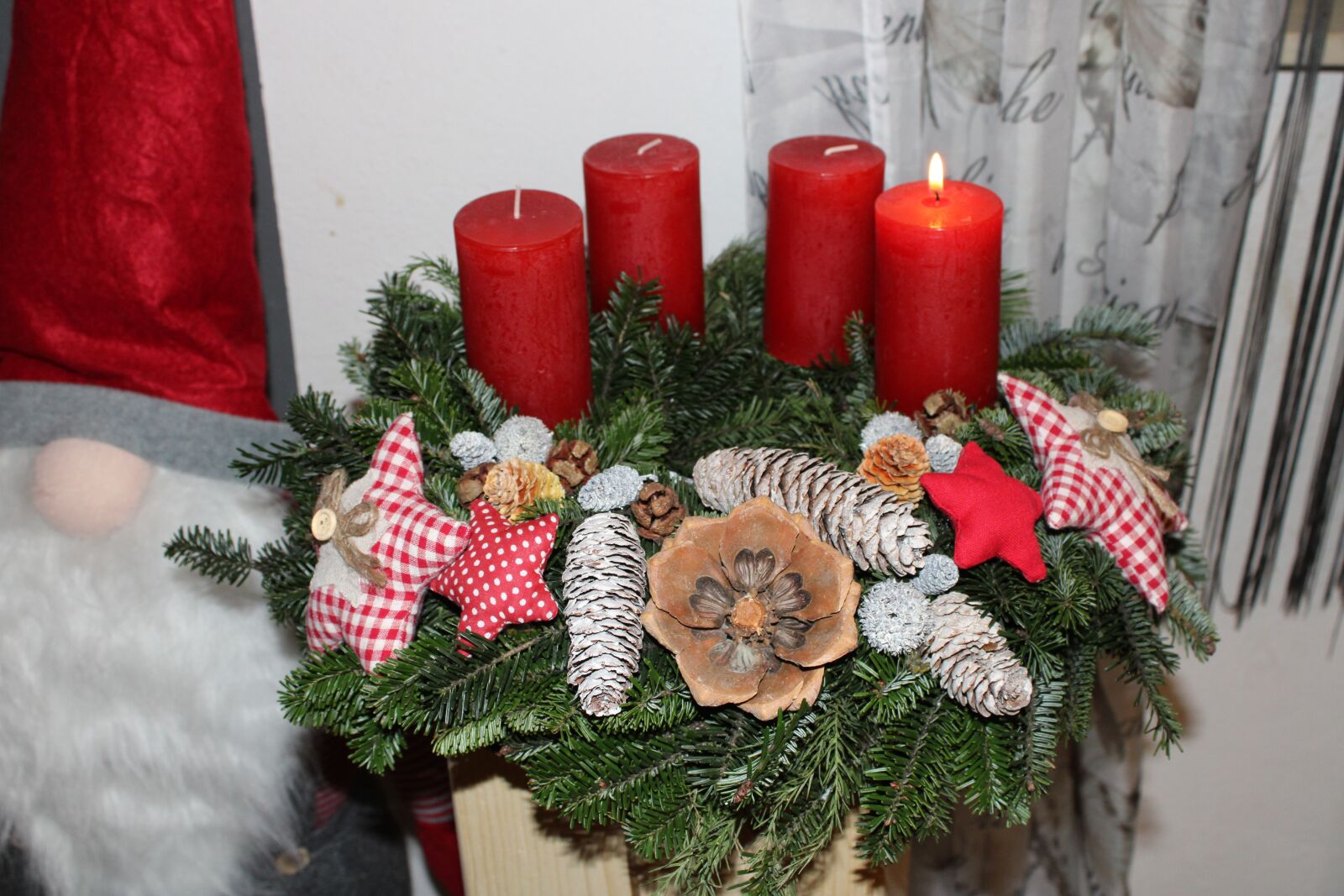 Canon EOS 2000D (EOS Rebel T7 / EOS Kiss X90 / EOS 1500D) sample photo. Advent, kerzen, sterne photography