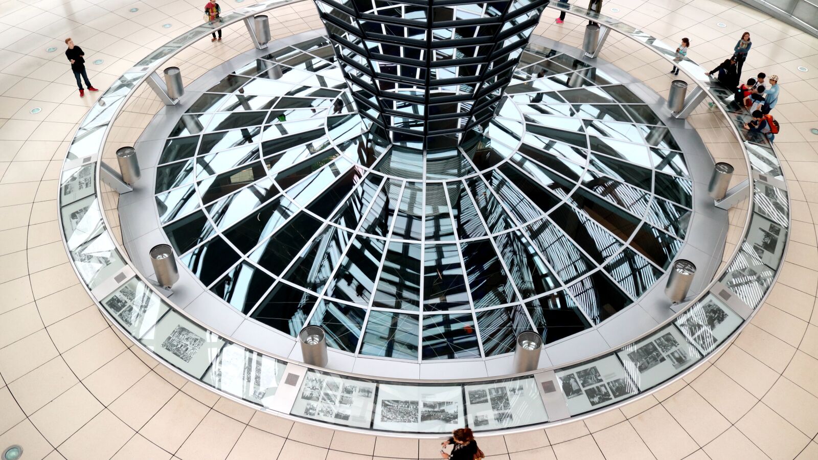 Canon EOS M3 sample photo. Berlin, glass, congress photography
