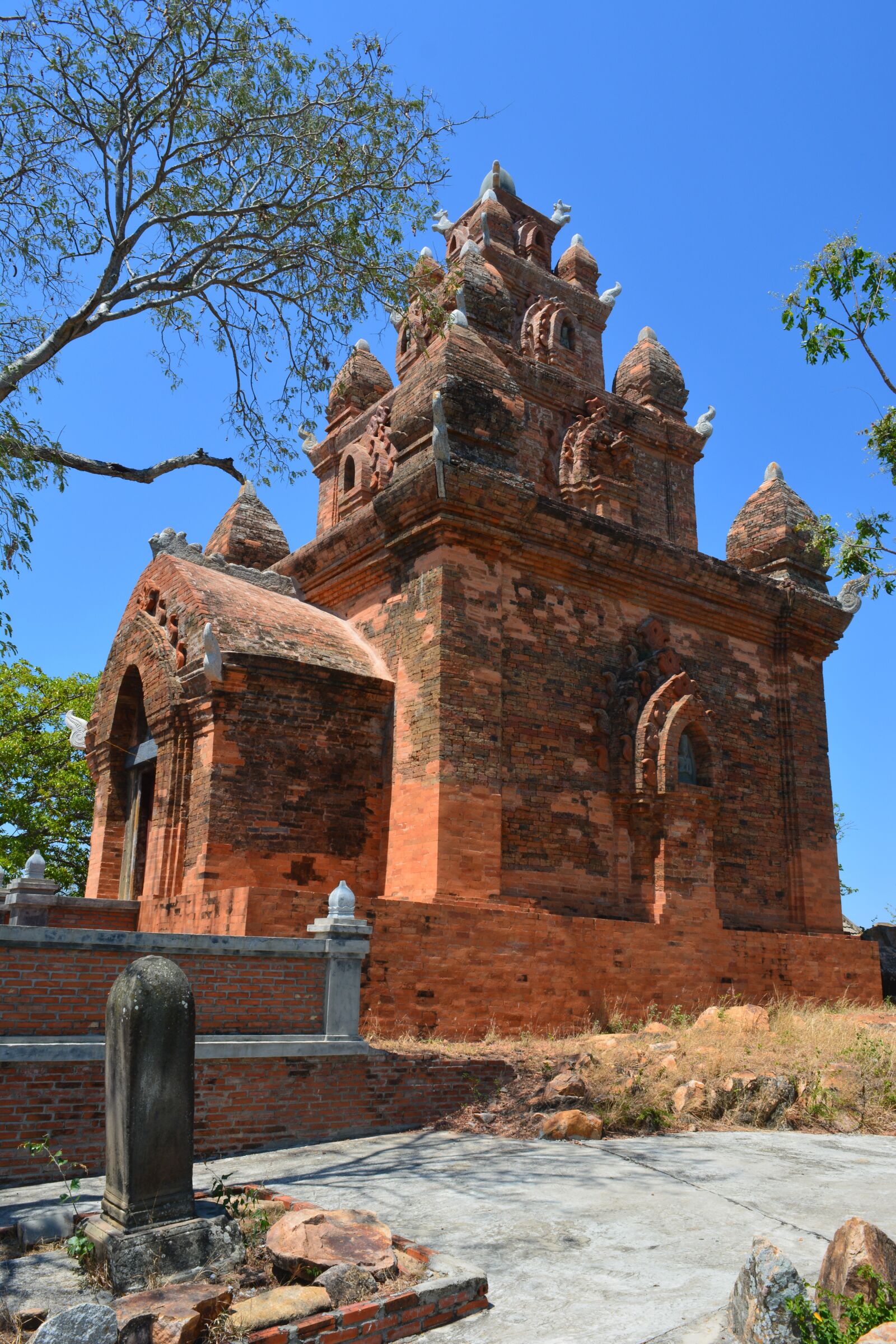 Nikon D5200 sample photo. Architecture, old, religion photography