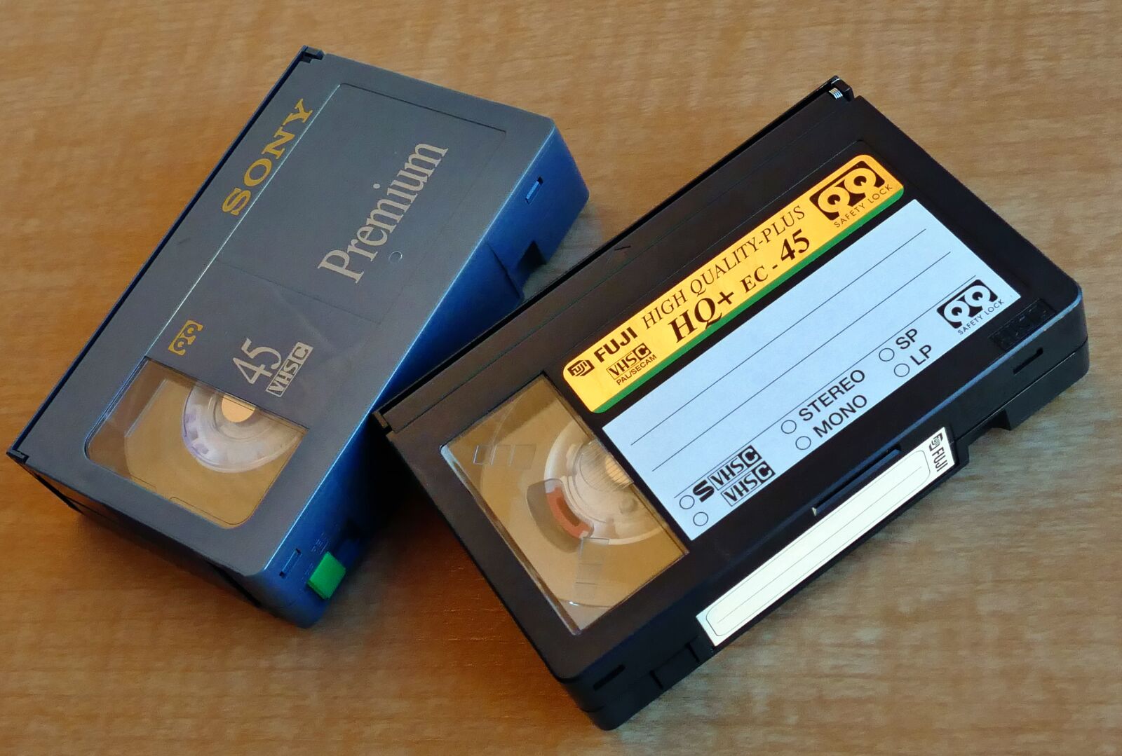 Panasonic Lumix DMC-FZ1000 sample photo. Black, cassette, tape, electronic photography