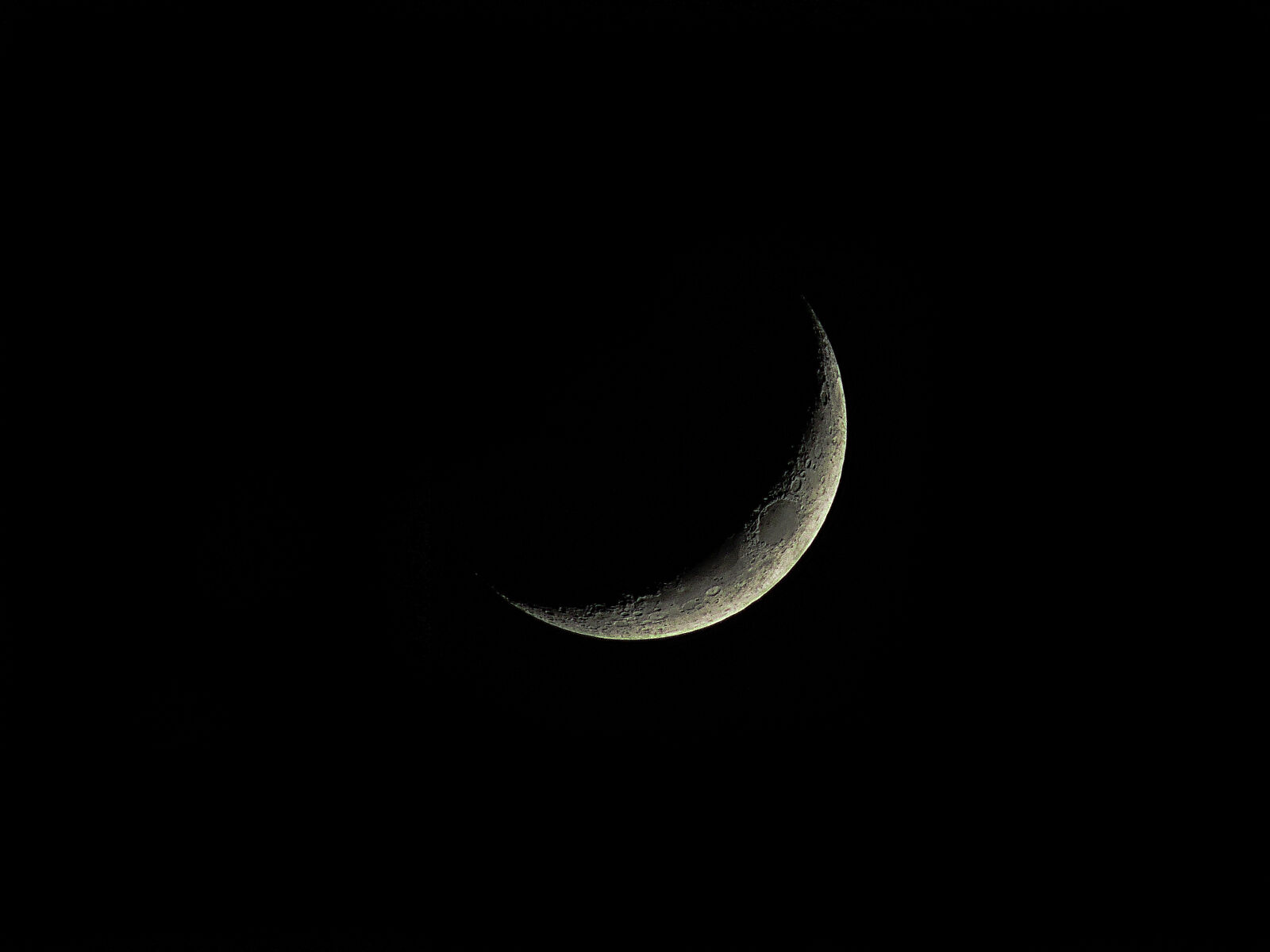 Nikon Coolpix P510 sample photo. Crescent, moon photography