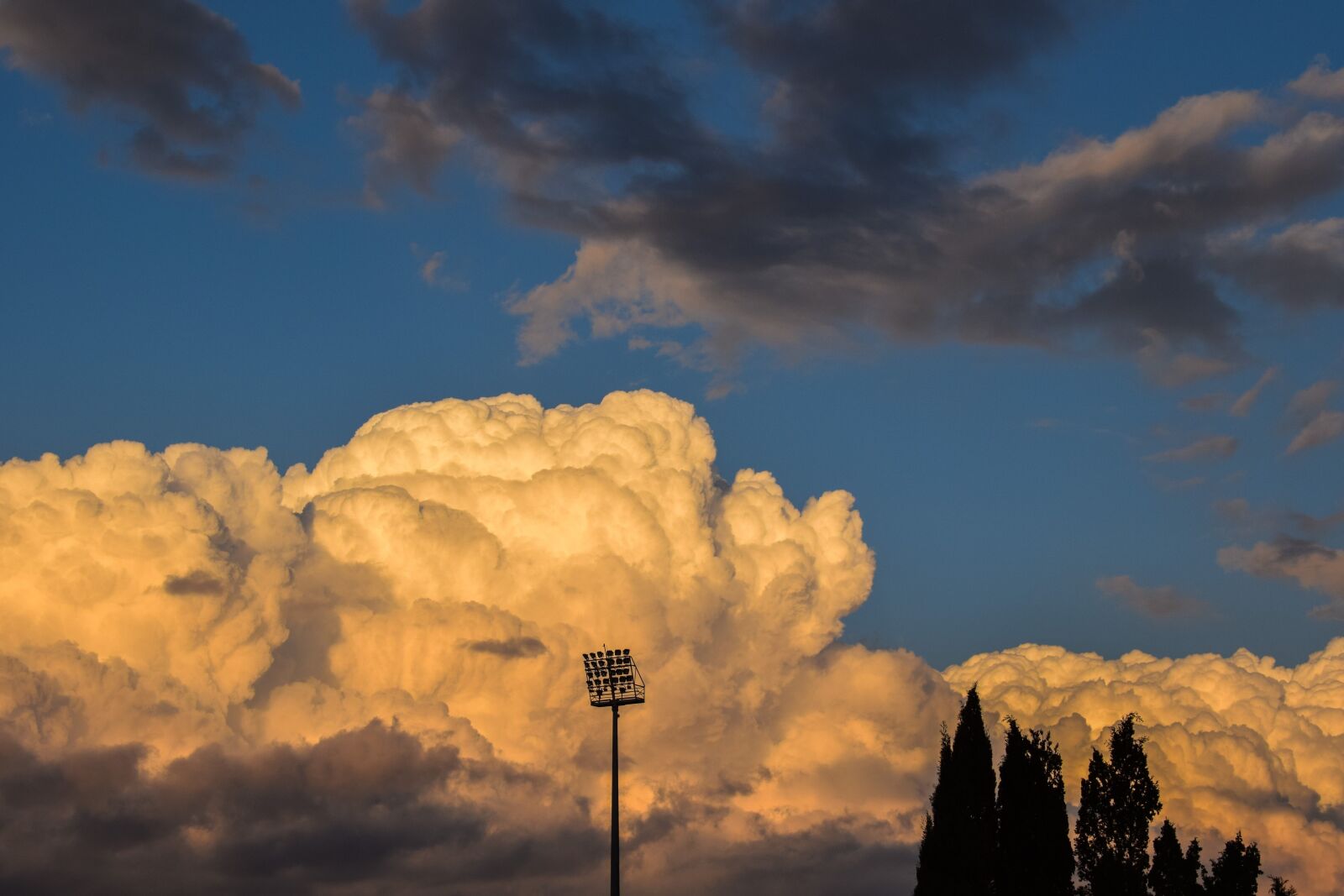 Nikon D3300 sample photo. Flood light, lighting system photography