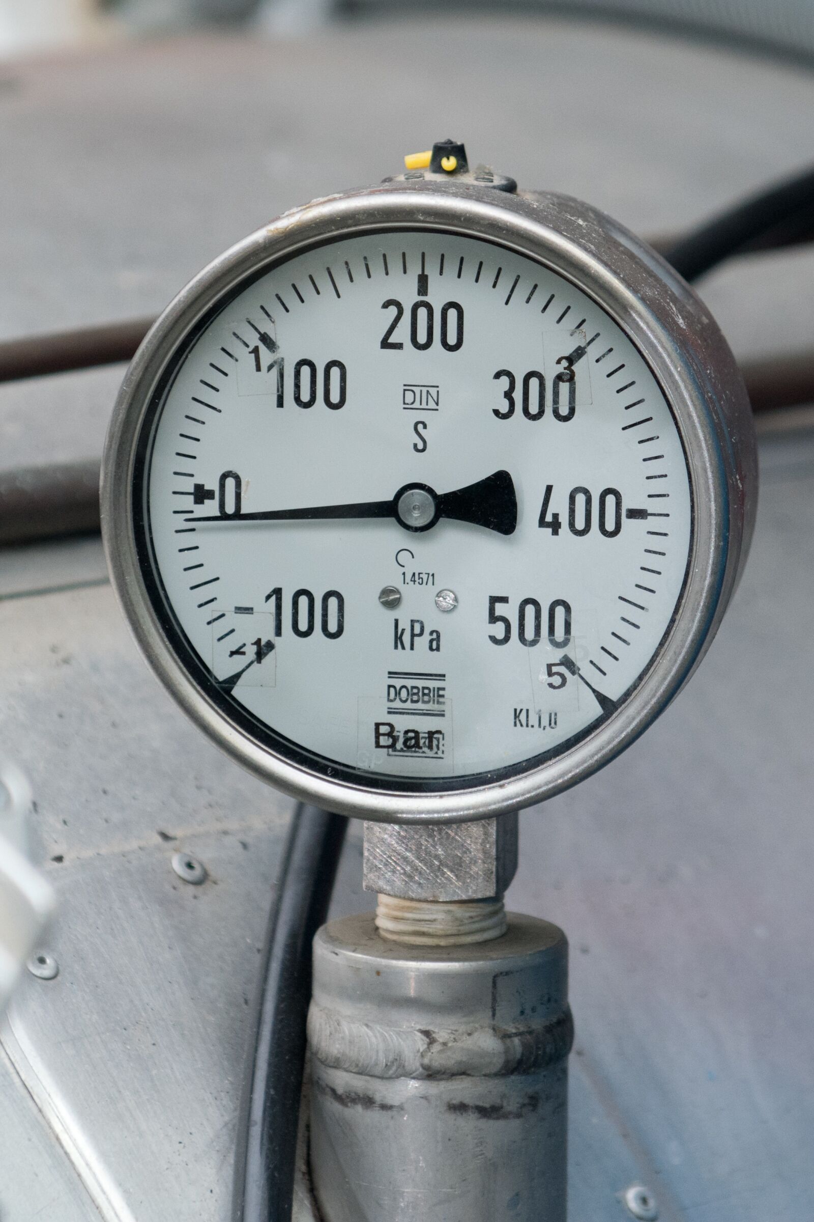 Nikon D5500 sample photo. Pressure, meter, engineering photography