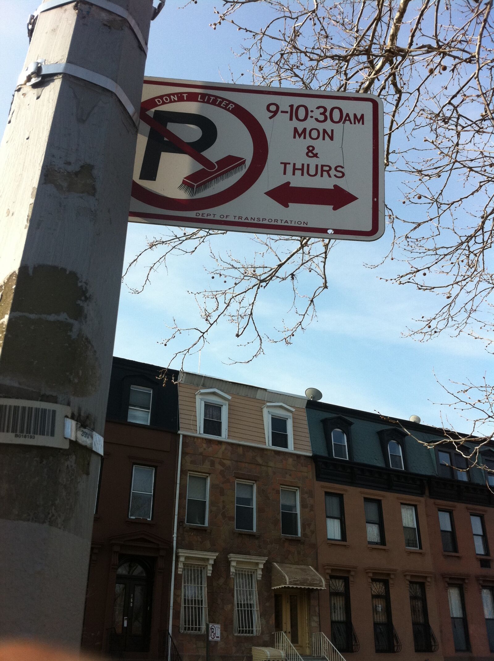 Apple iPhone 4 sample photo. Parking, sign photography