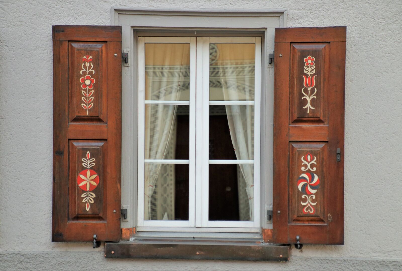 Canon EOS 80D sample photo. Window, shutters, pane photography