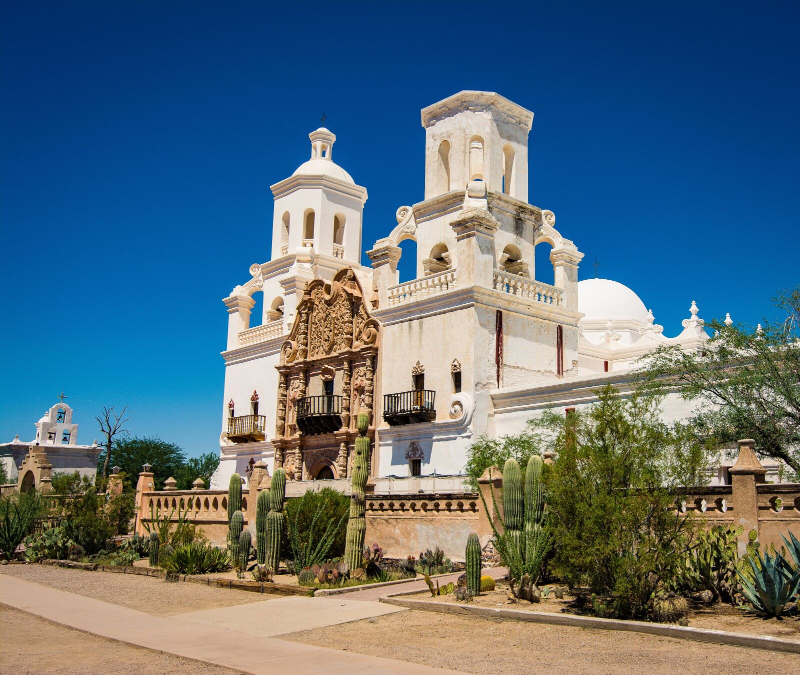 Tokina AT-X 11-20mm F2.8 PRO DX sample photo. Arizona, tucson, mission photography