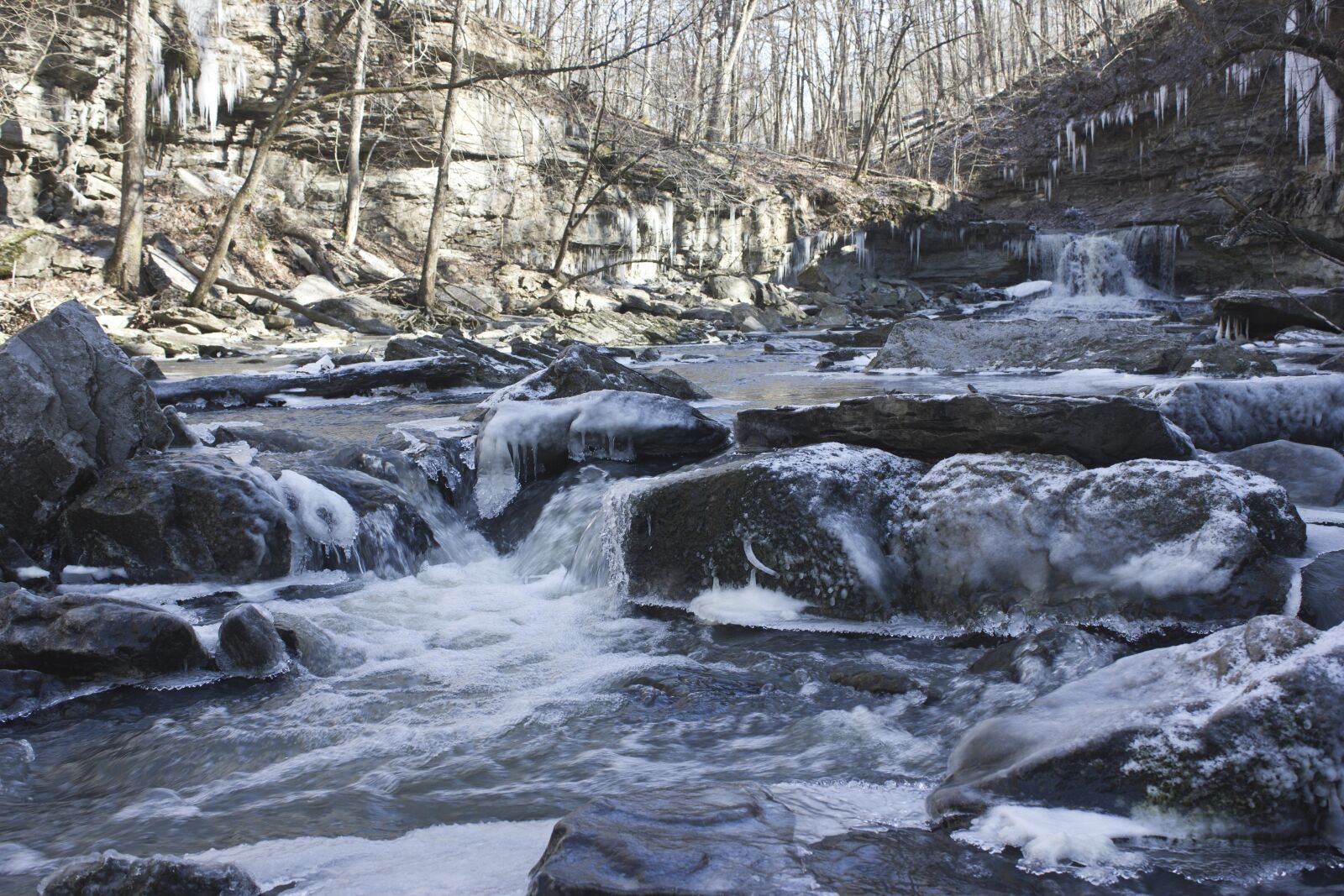 Canon EOS 550D (EOS Rebel T2i / EOS Kiss X4) sample photo. Waterfalls, winter, winter waterfall photography