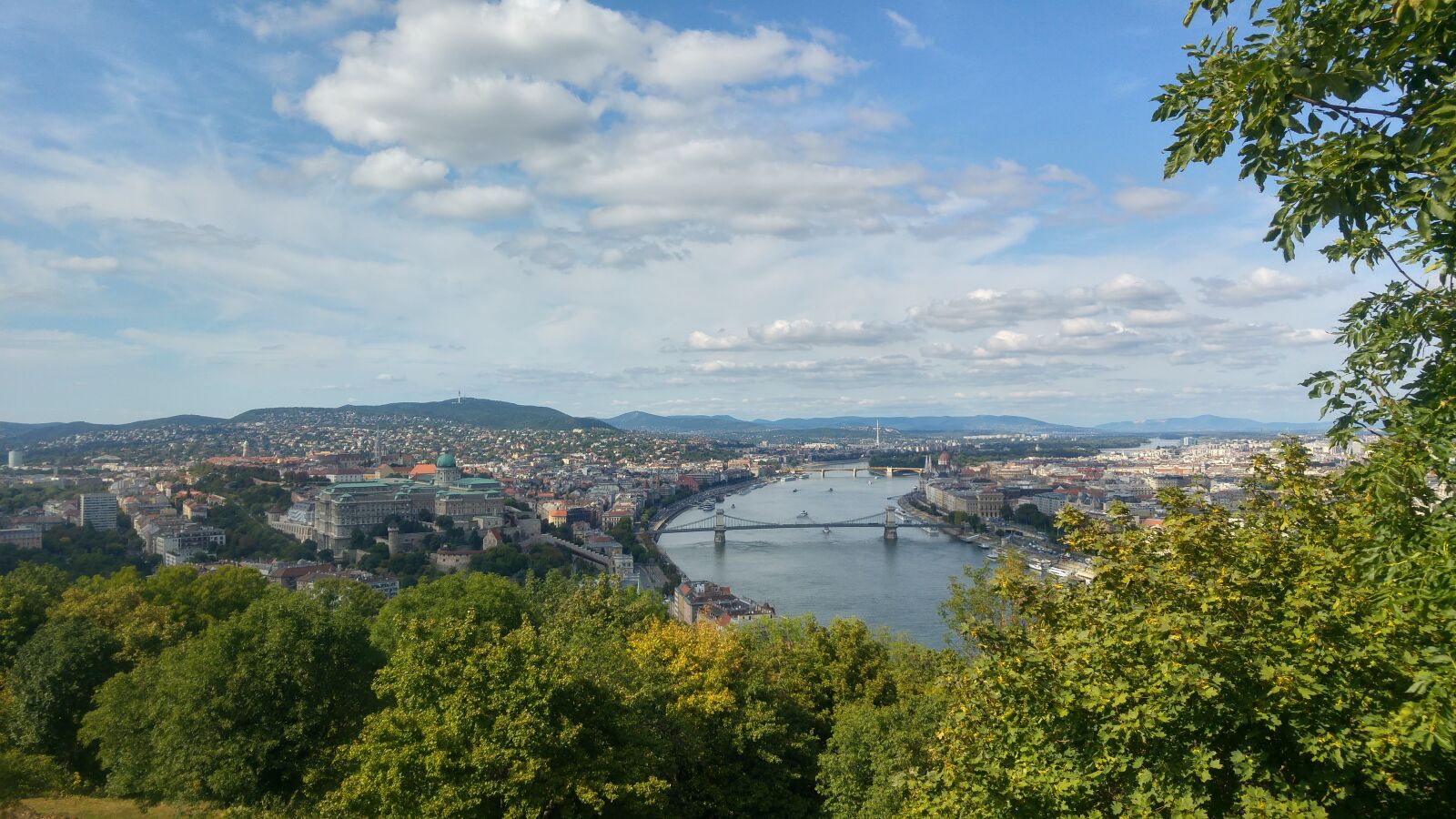 LG G4 sample photo. Budapest, hungary, river photography