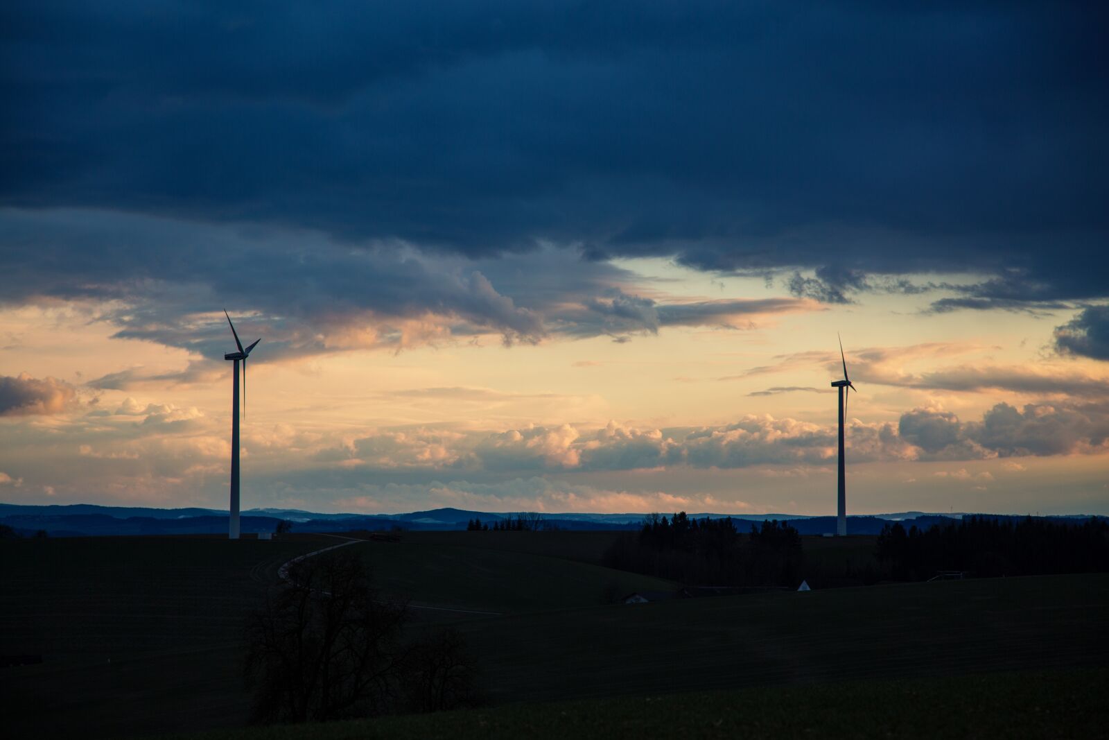 Canon EF 24-105mm F4L IS USM sample photo. Evening, pinwheel, wind power photography