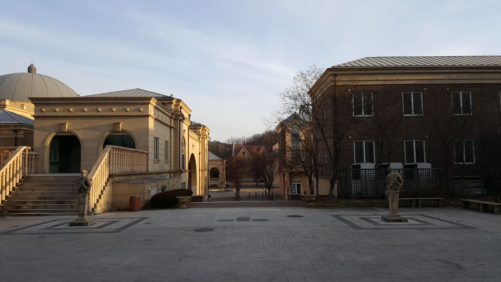 Samsung Galaxy Note5 sample photo. Hallyu training center, morning photography