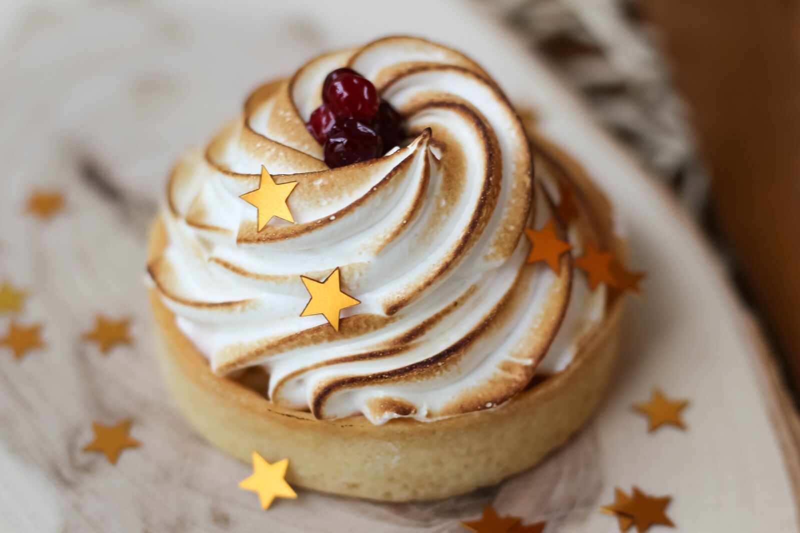Canon EOS 1200D (EOS Rebel T5 / EOS Kiss X70 / EOS Hi) + Canon EF 50mm F1.8 STM sample photo. Dessert, cakes, cake photography