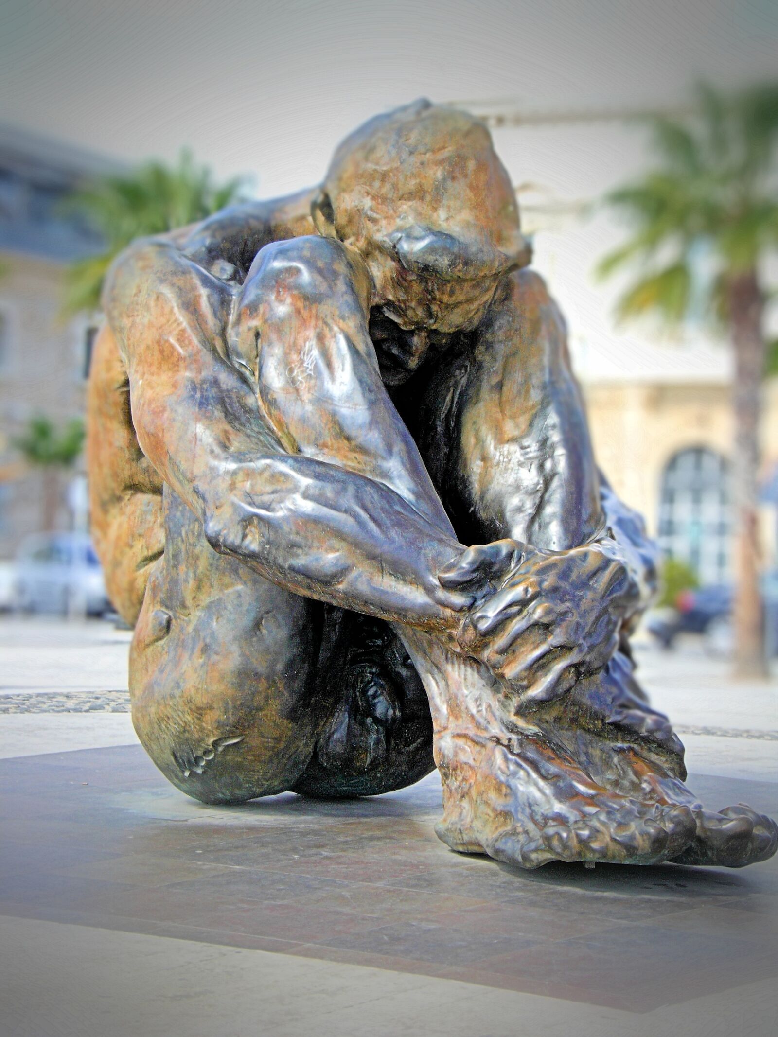 CASIO EX-V8 sample photo. Bronze man, statue, sculpture photography