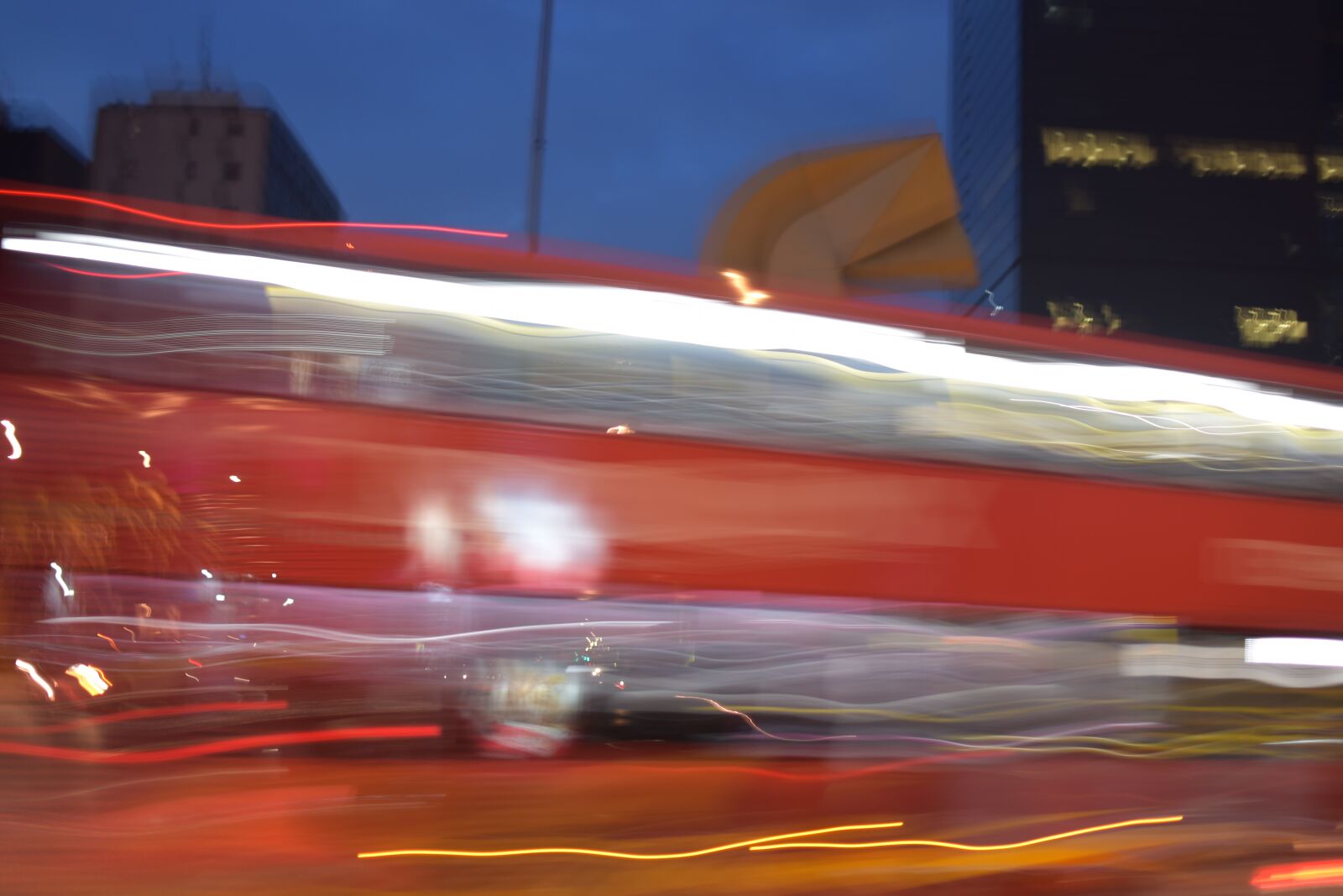 Nikon D5600 sample photo. Bus, city, night photography