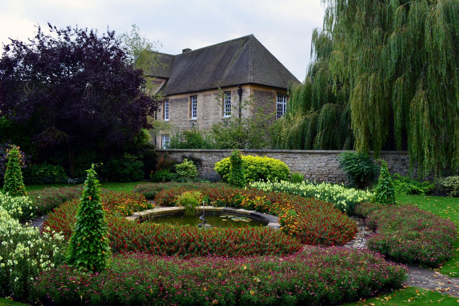 Nikon D5100 sample photo. Oxford, flowers, rondelle photography