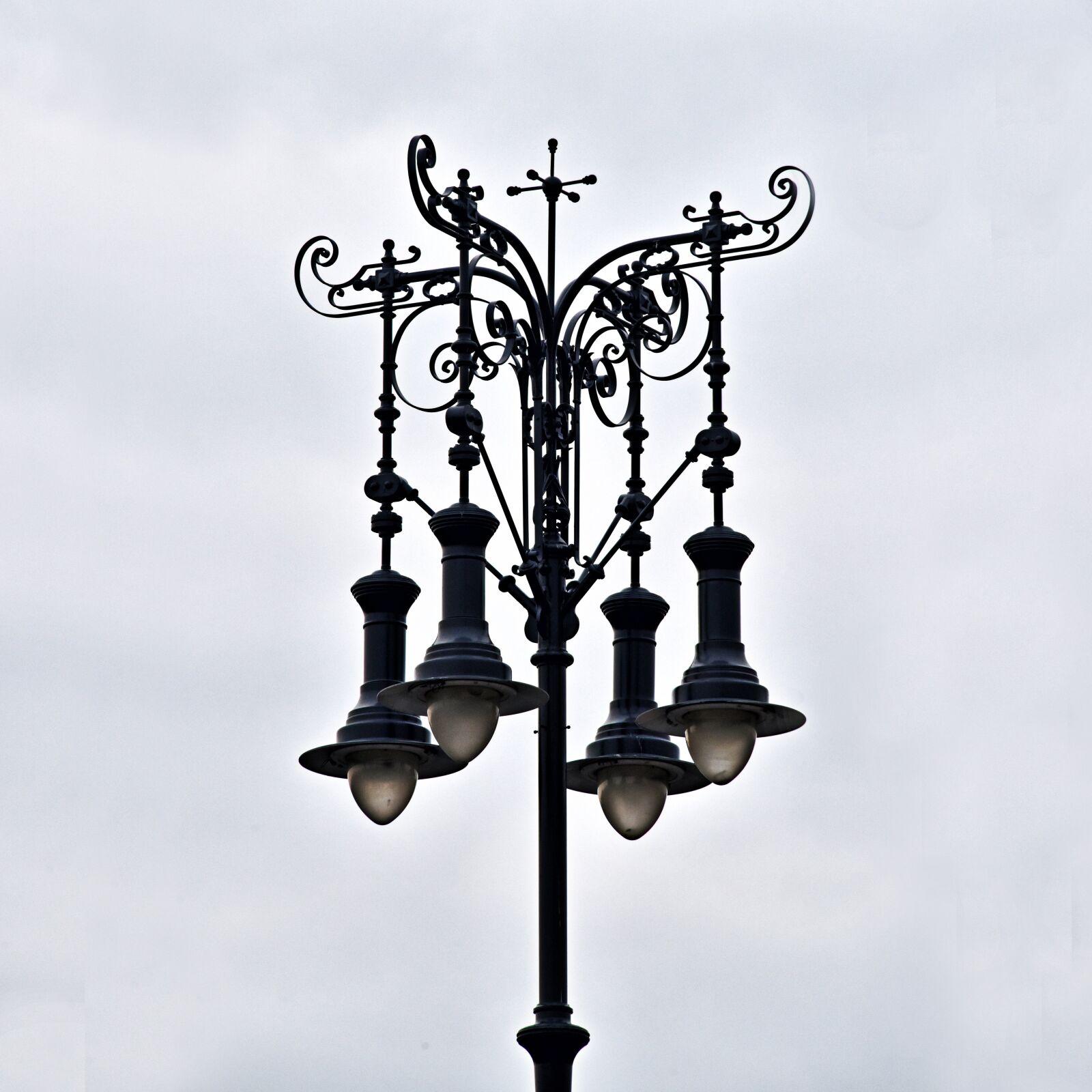 Nikon D810 sample photo. Floor lamp, street, old photography