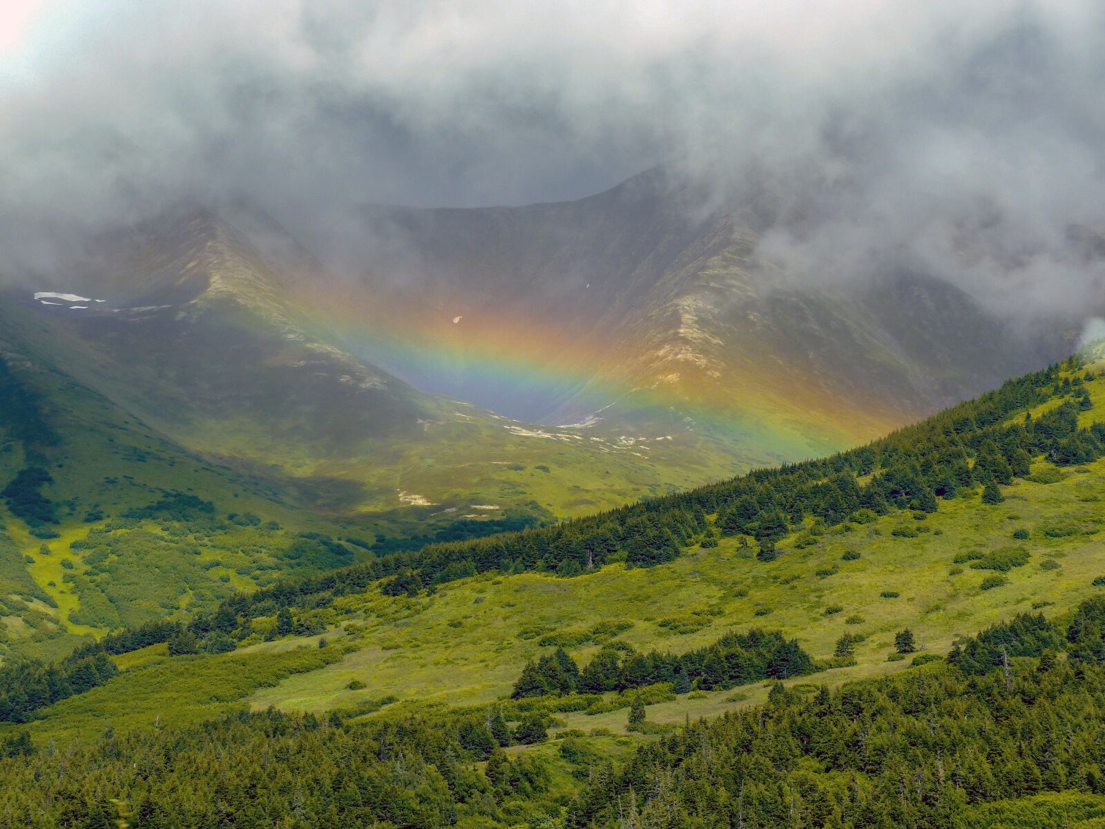 Panasonic Lumix DMC-FZ200 sample photo. Valley, rainbow, weather photography
