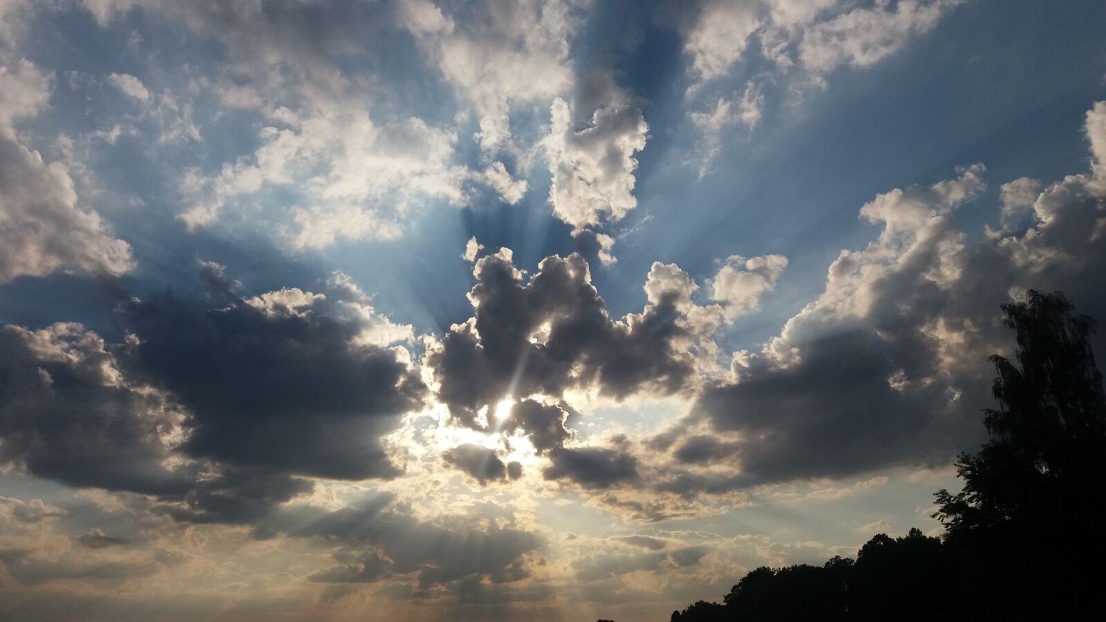 Samsung Galaxy J5 sample photo. Sky, clouds, evening photography