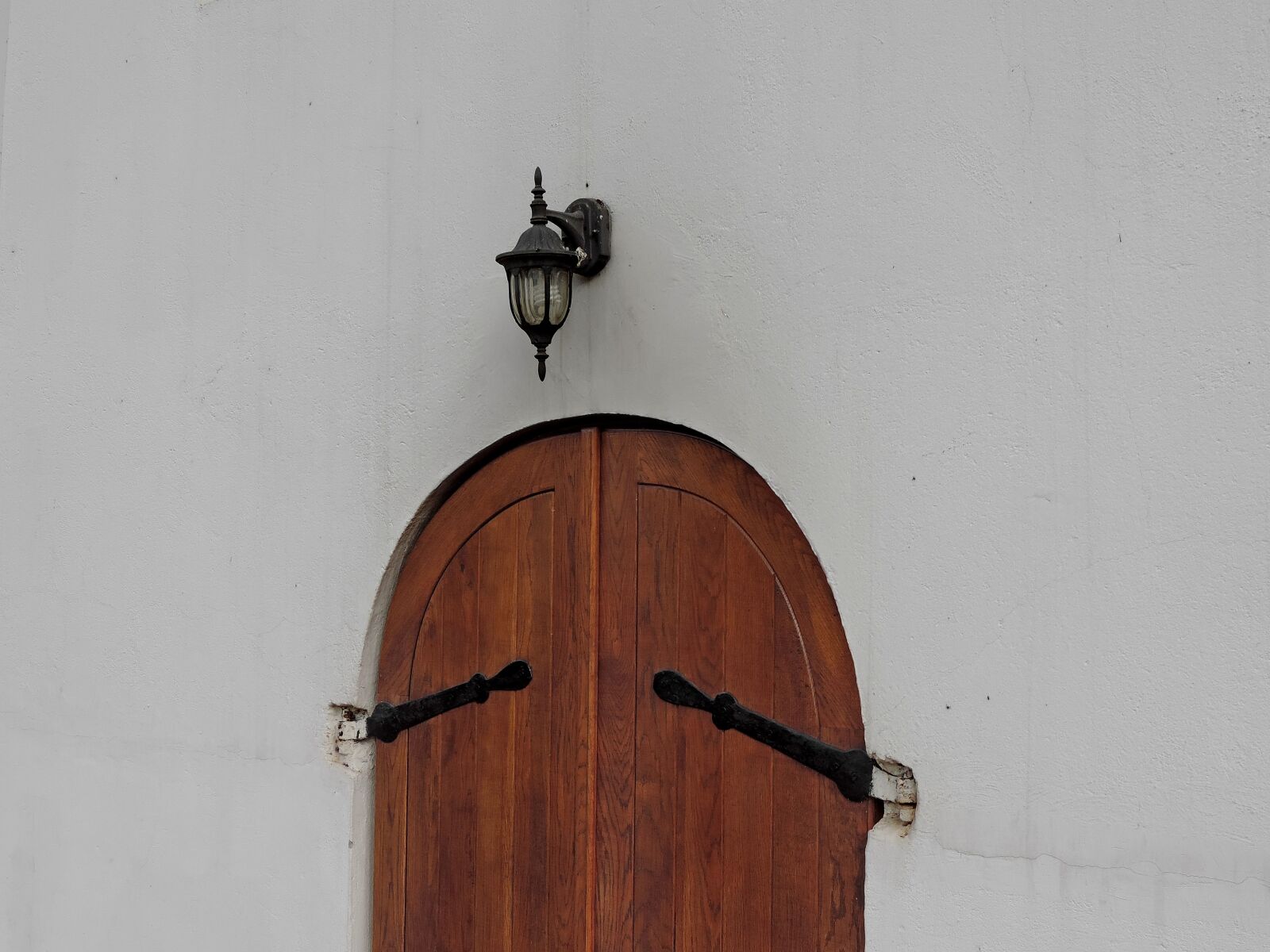 Nikon Coolpix P520 sample photo. Front door, handmade, light photography