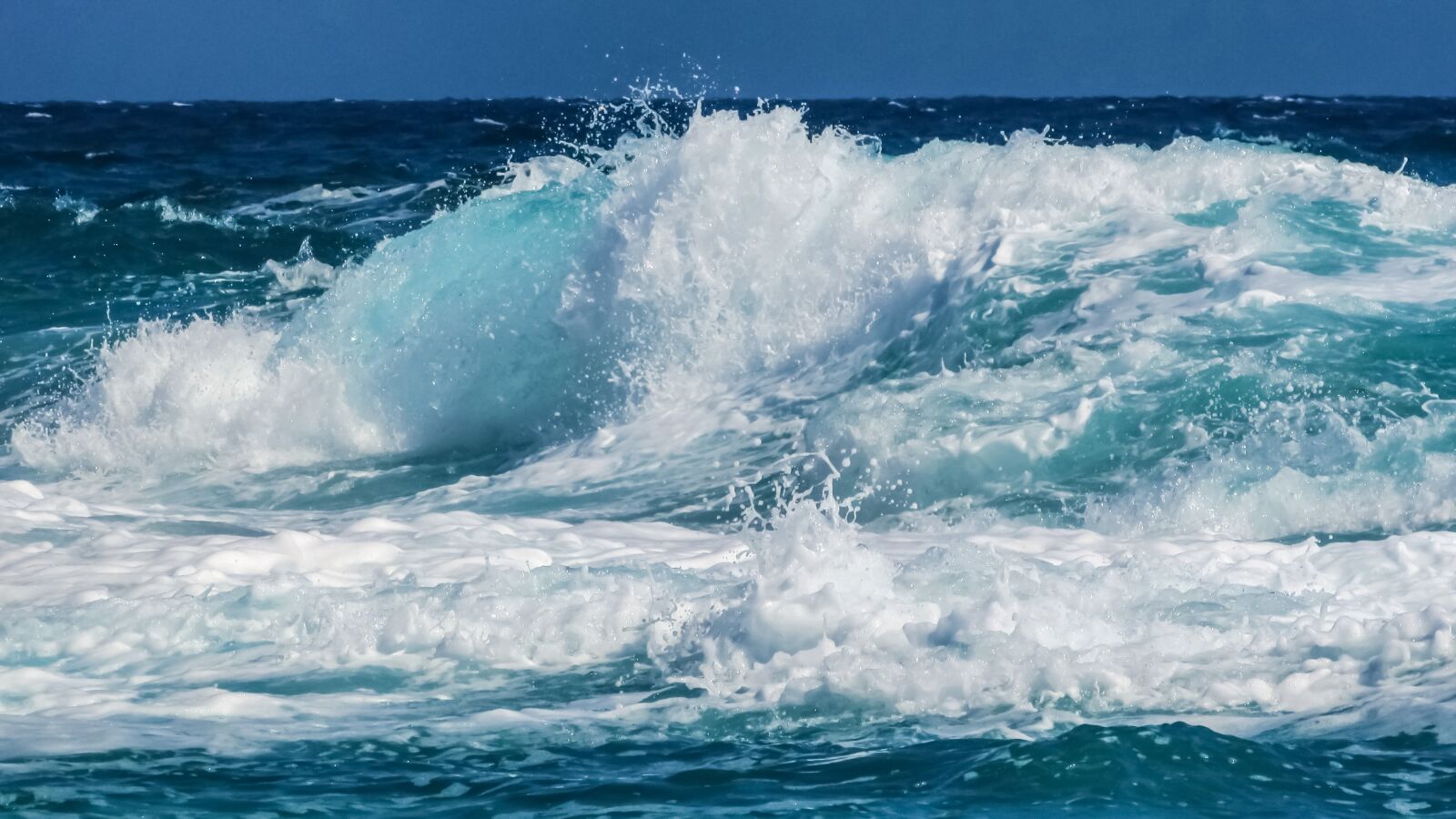 Canon PowerShot SX400 IS sample photo. Wave, bubbles, foam photography